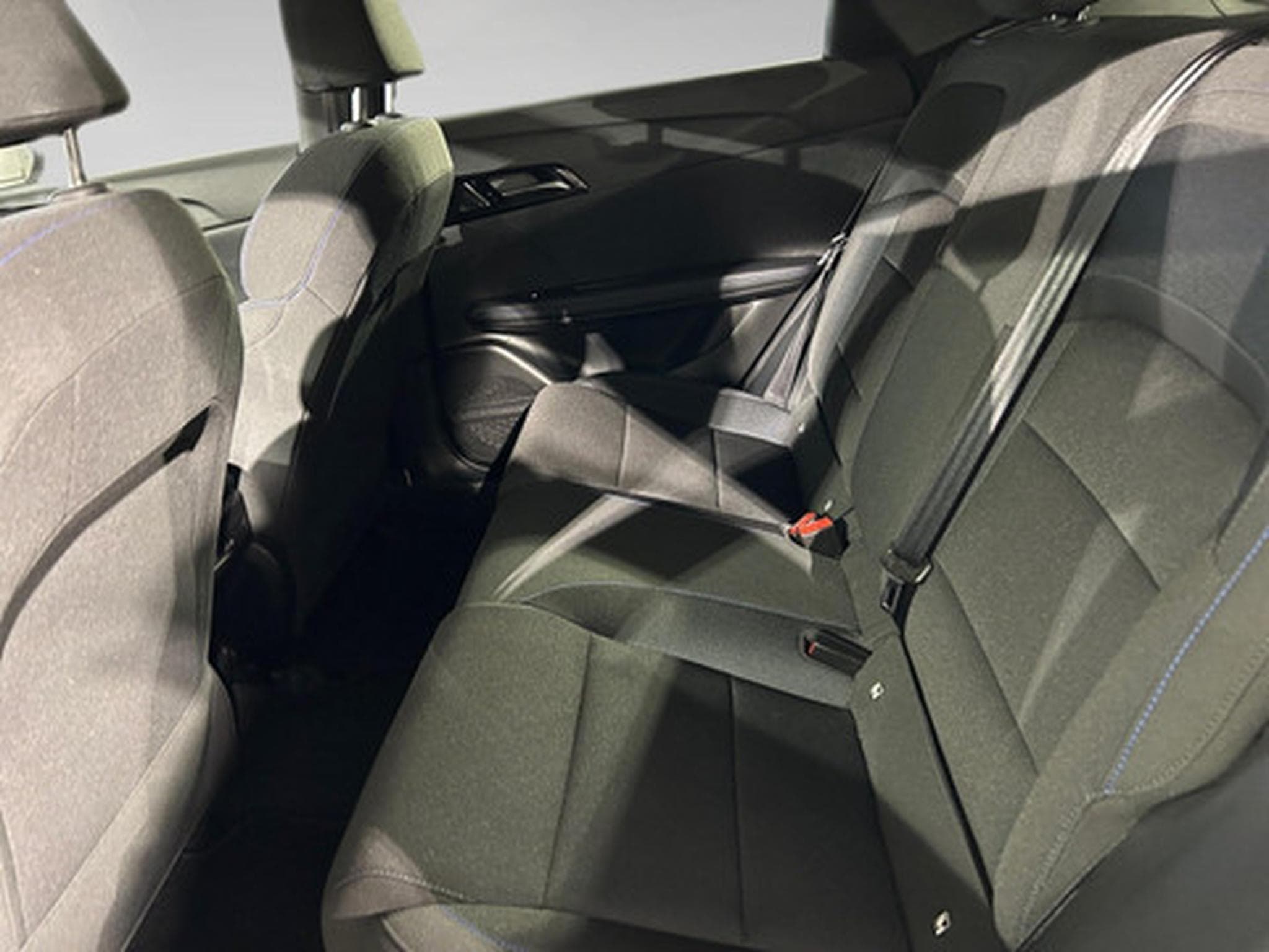 MG MG4 COMFORT 64 kWh (2026) - Photo 18