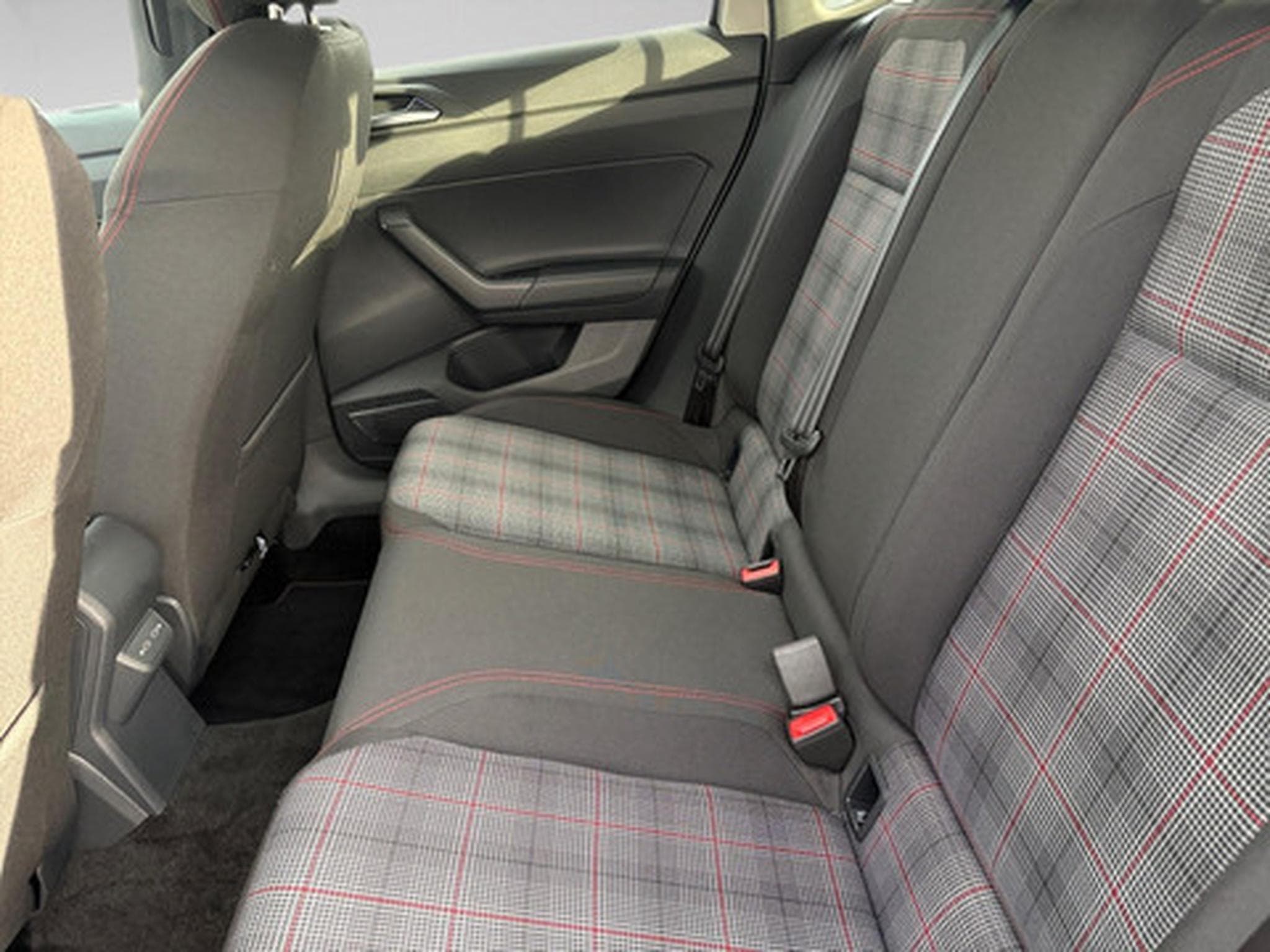 VW Polo GTI 2.0 GTI 207 PS Couleur Blanche (2026) - Photo 11