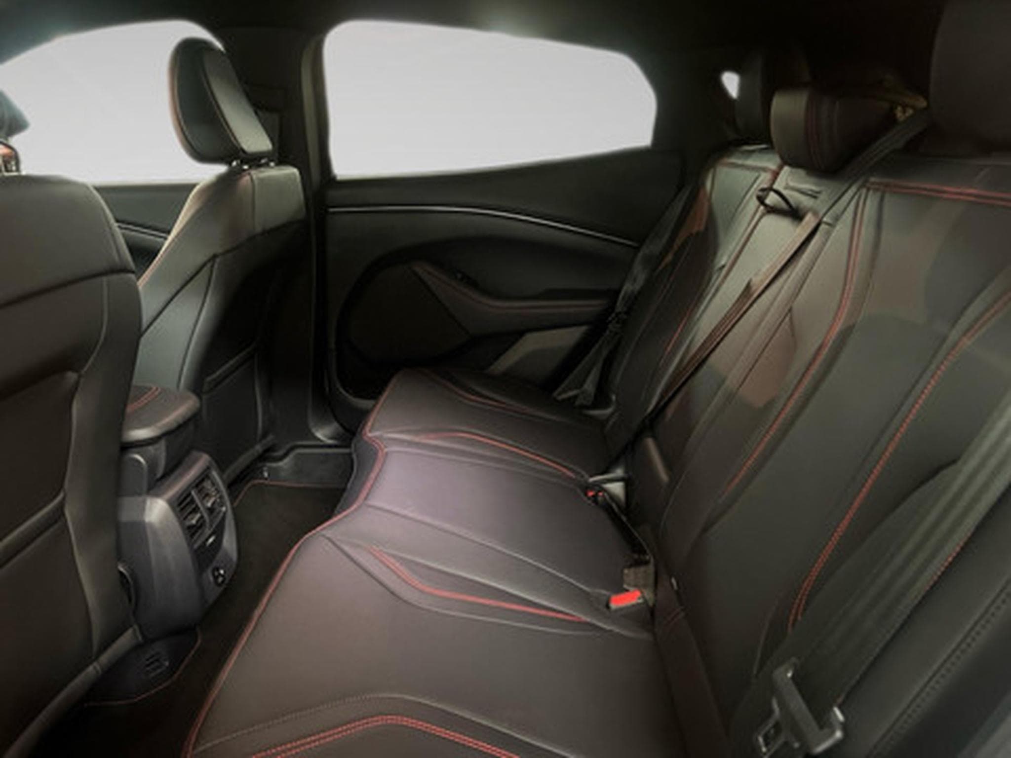 Ford Mustang Mach-E AWD (2026) - Photo 11