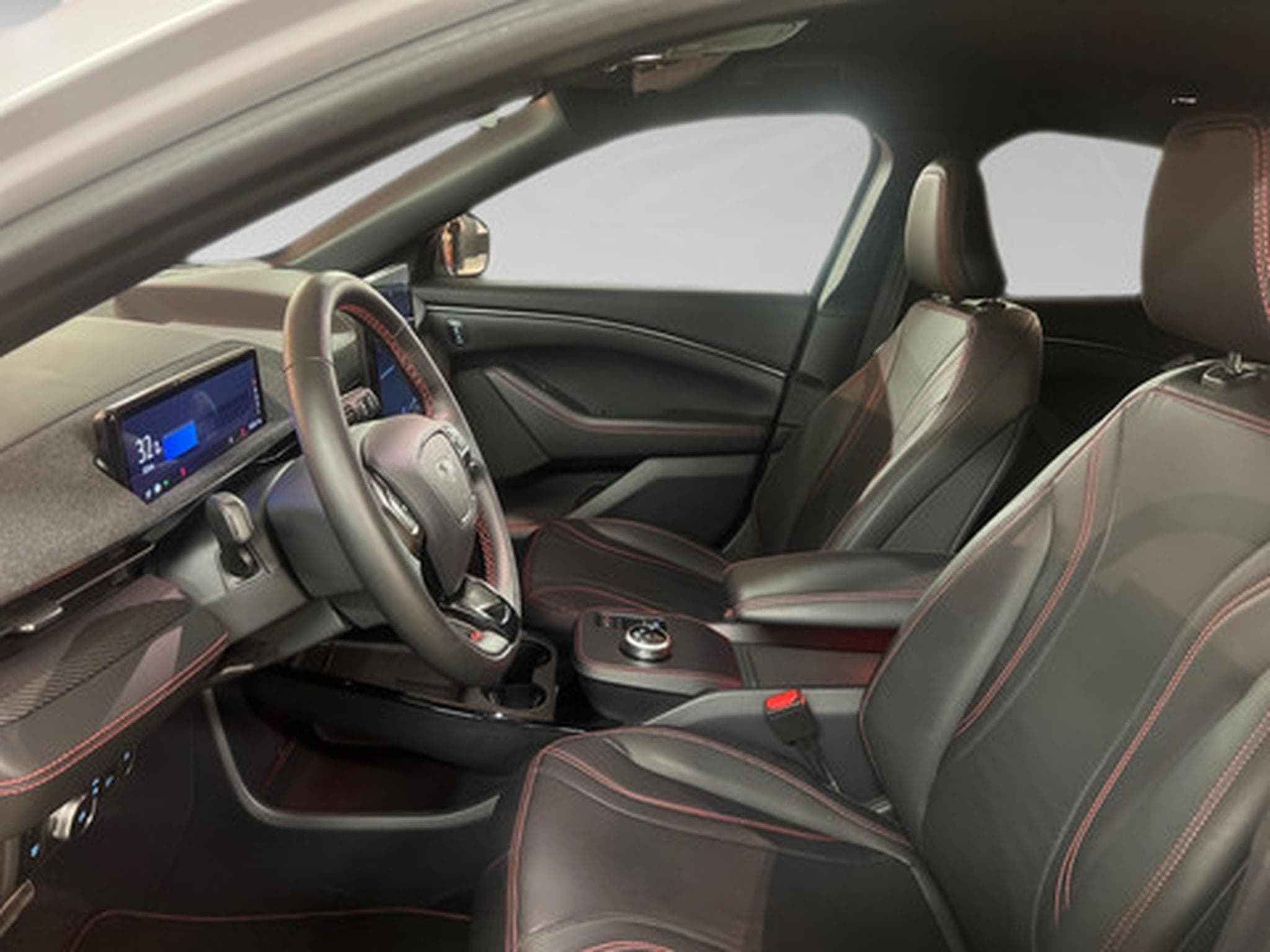 Ford Mustang Mach-E AWD (2026) - Photo 4