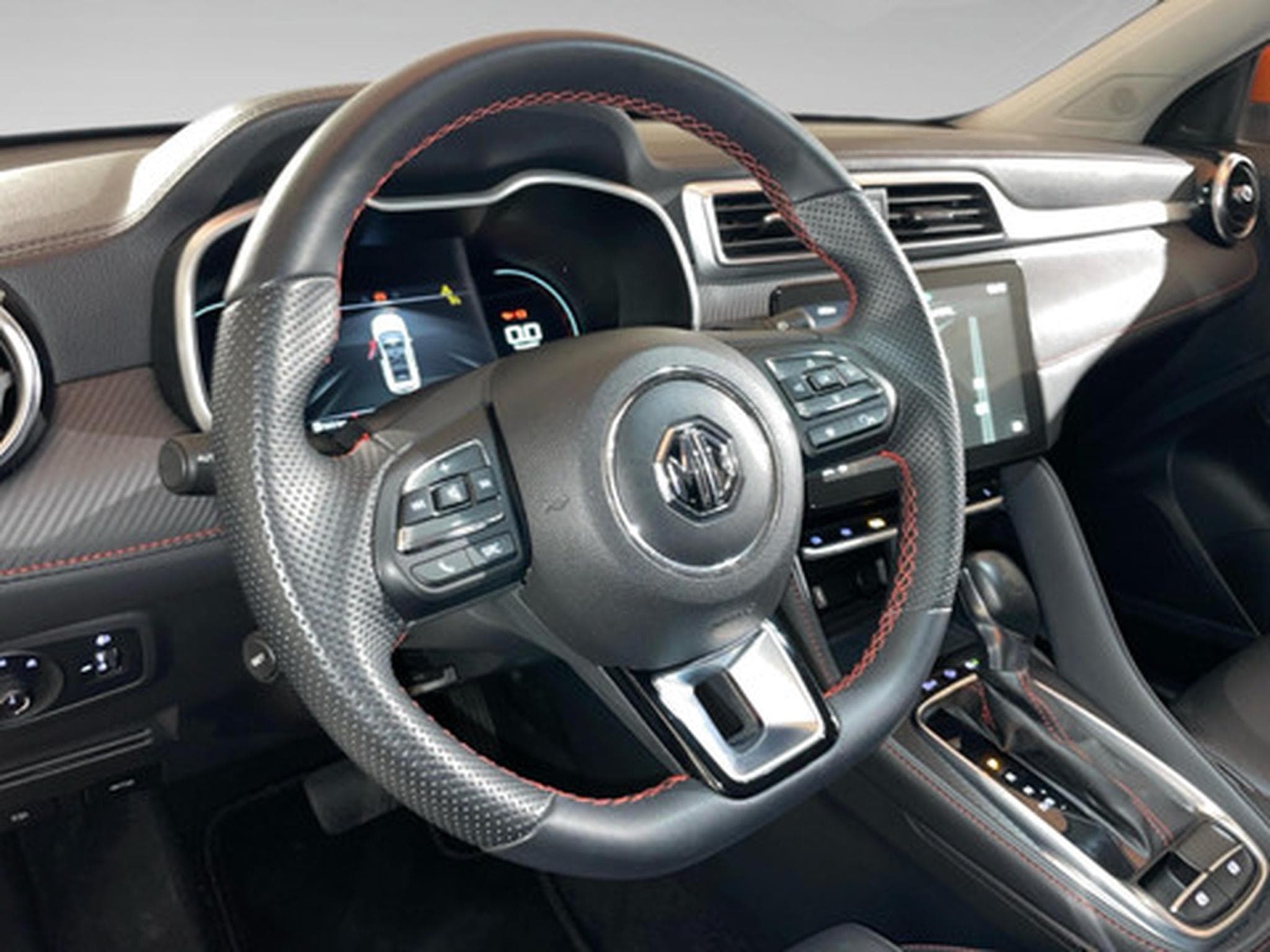 MG ZS 1.0 T-GDi AT LUXURY (2026) - Photo 8