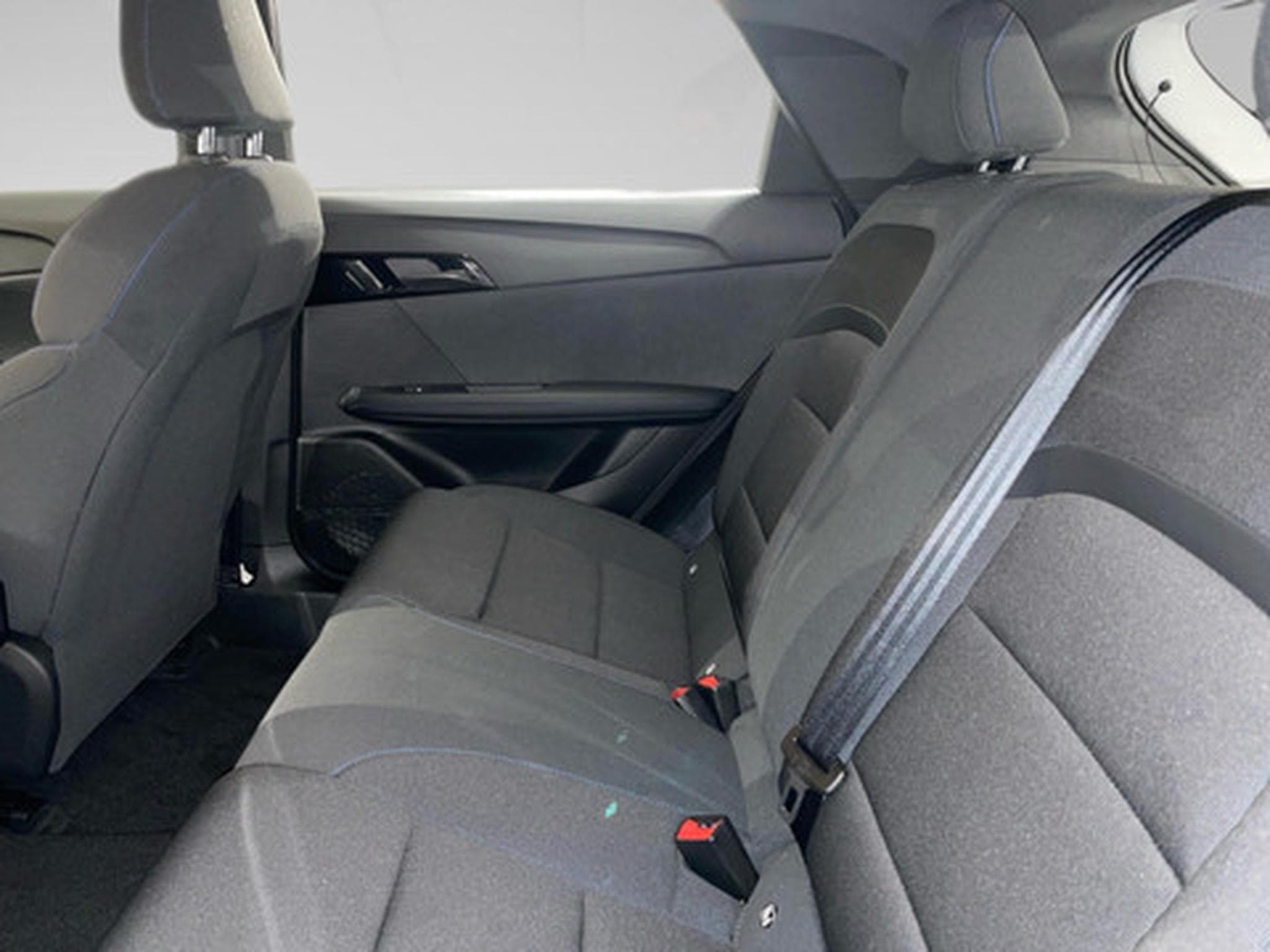 MG MG4 STANDARD (2026) - Photo 11