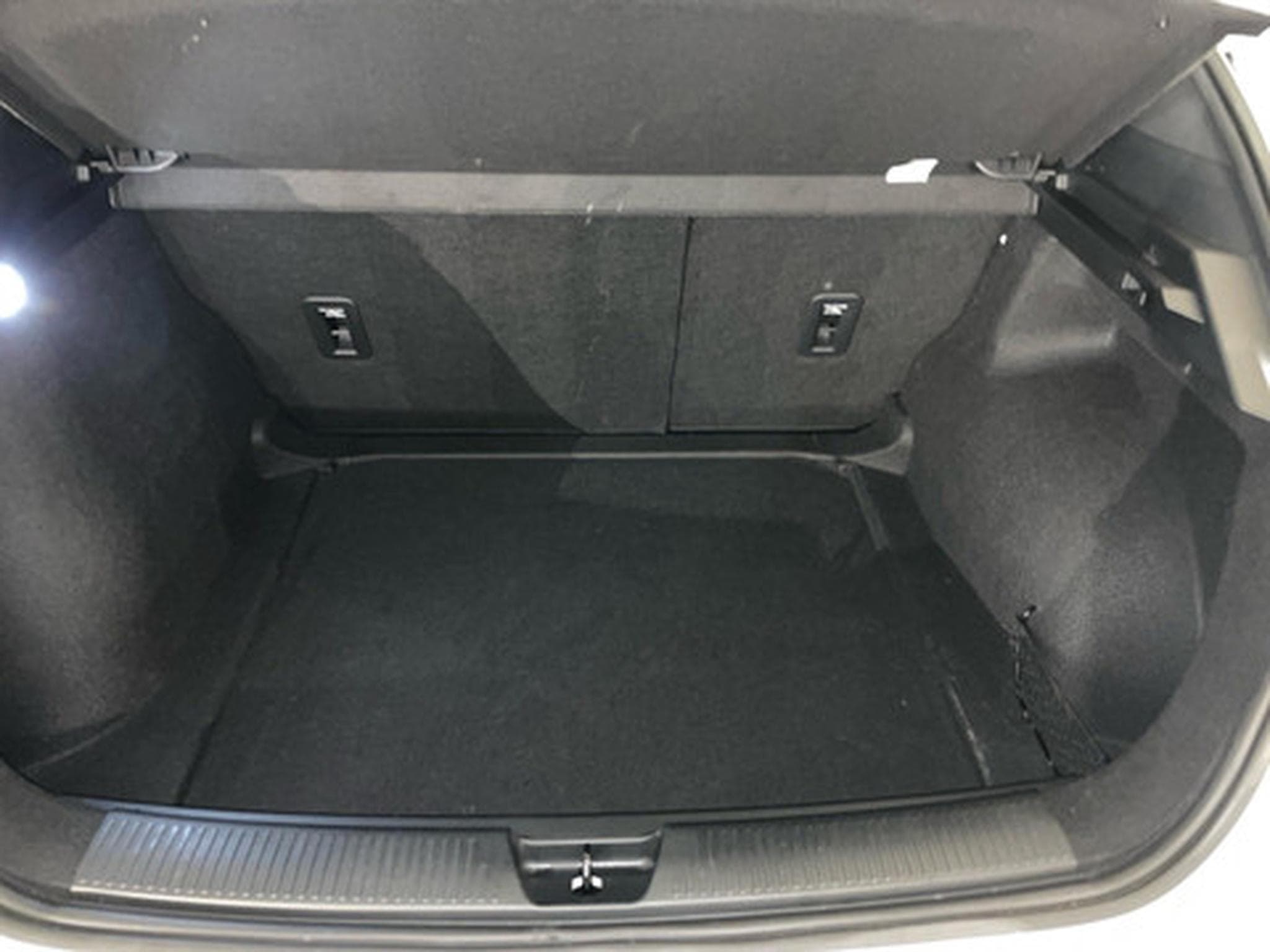 MG MG4 STANDARD (2026) - Photo 12