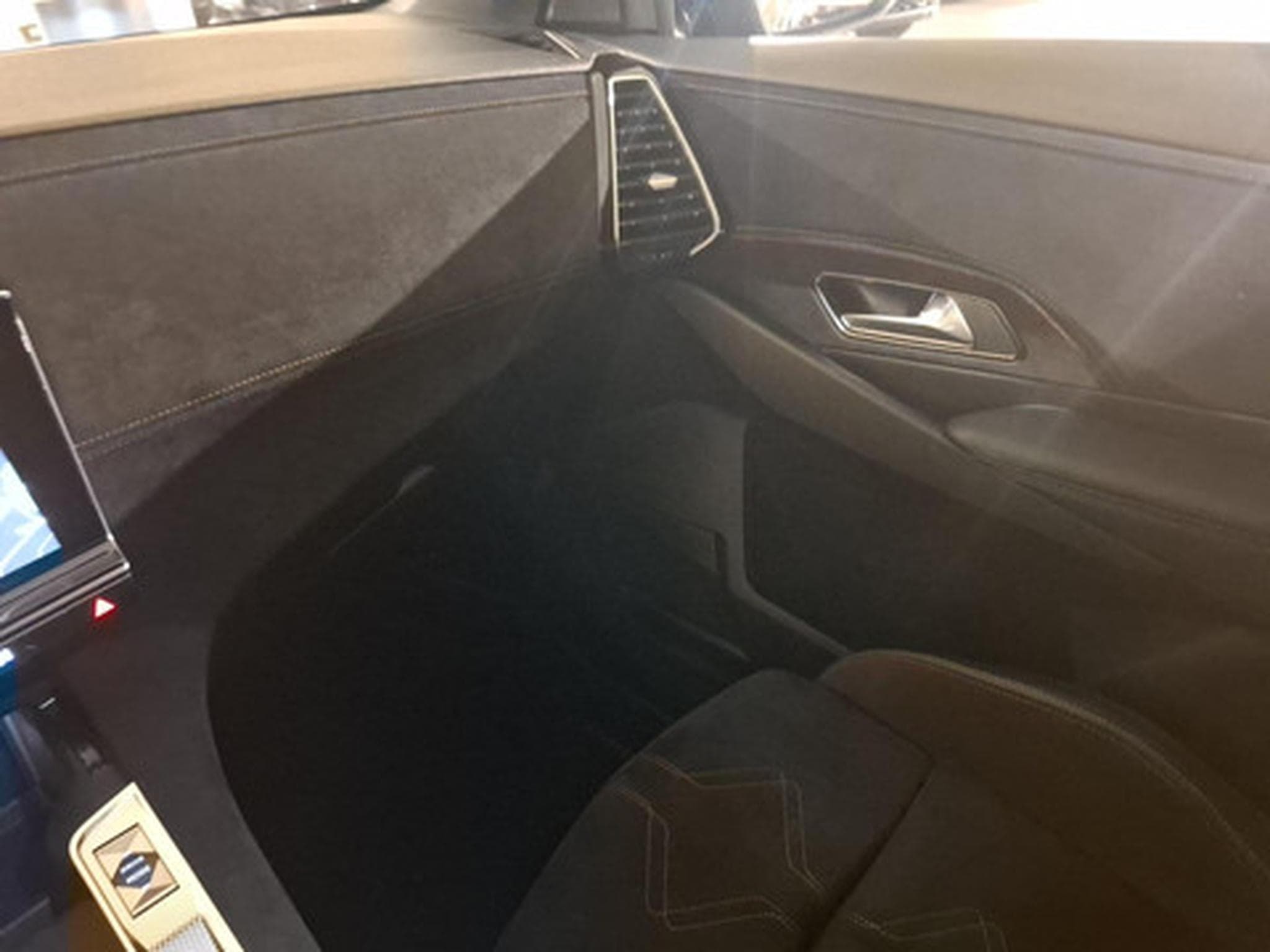 DS Automobiles DS7 CROSSBACK 1.5 PERFOMANCE (2026) - Photo 10