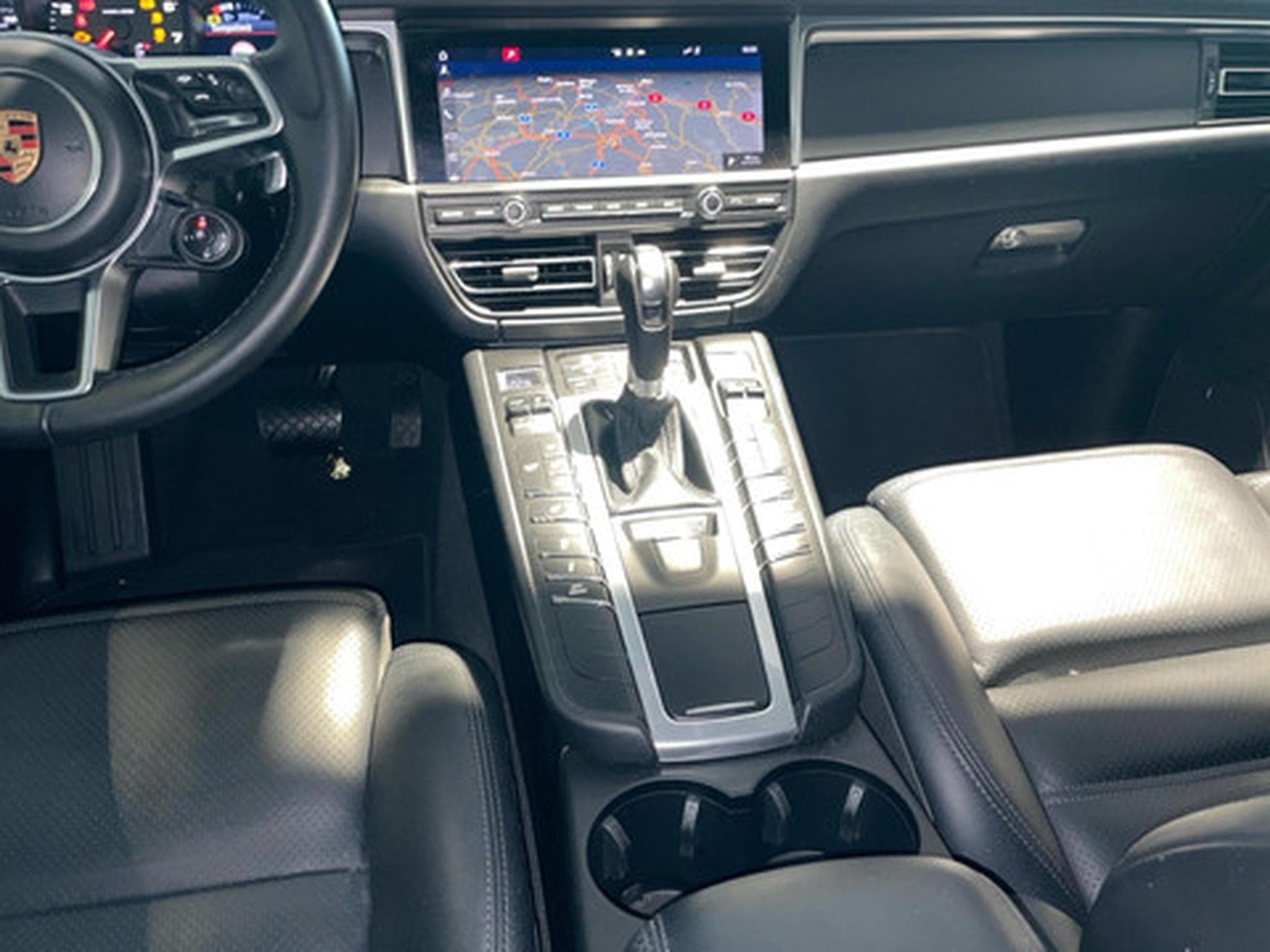 Porsche Macan 2.0 Macan (2020) - Photo 10