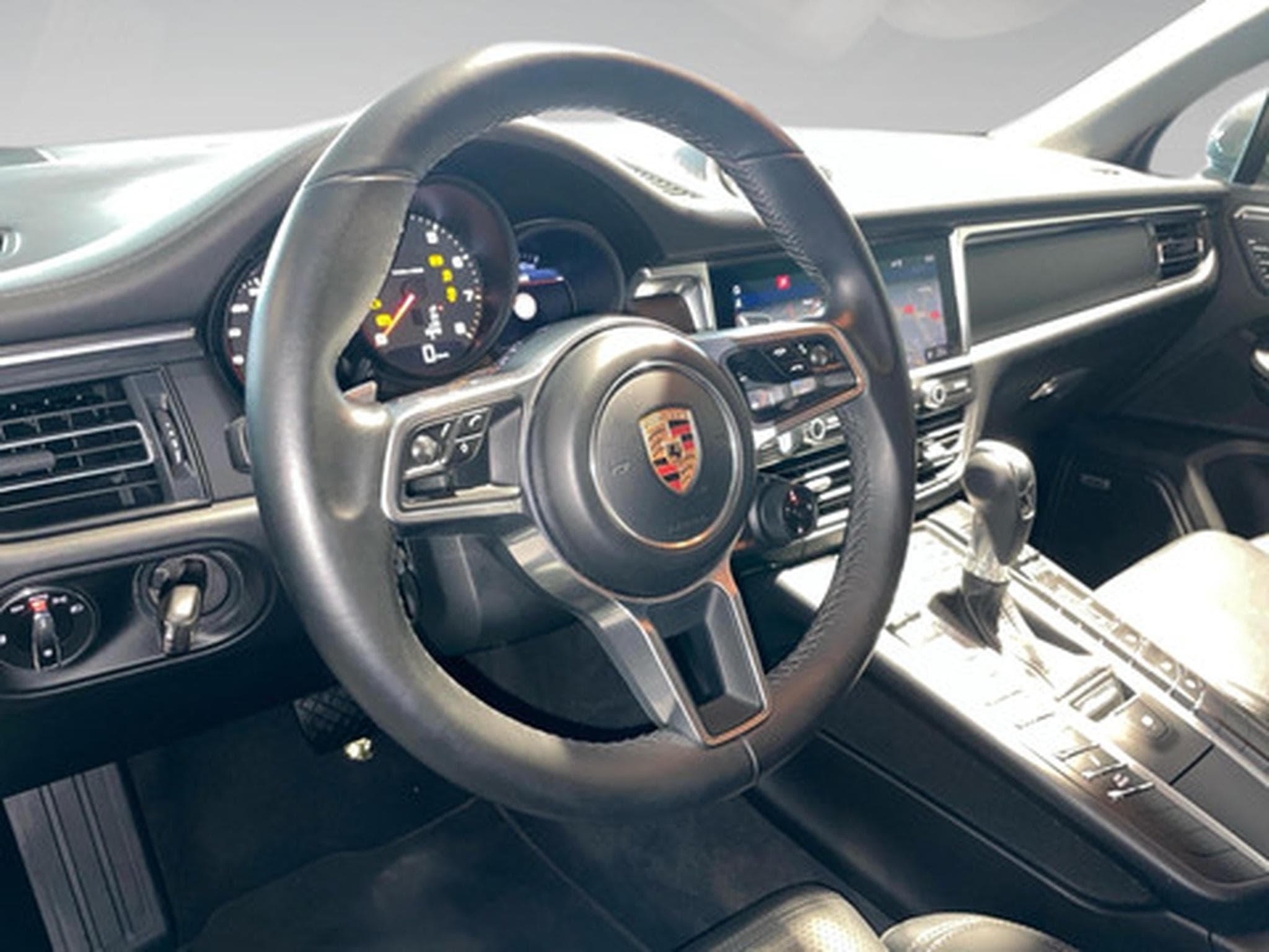 Porsche Macan 2.0 Macan (2020) - Photo 8