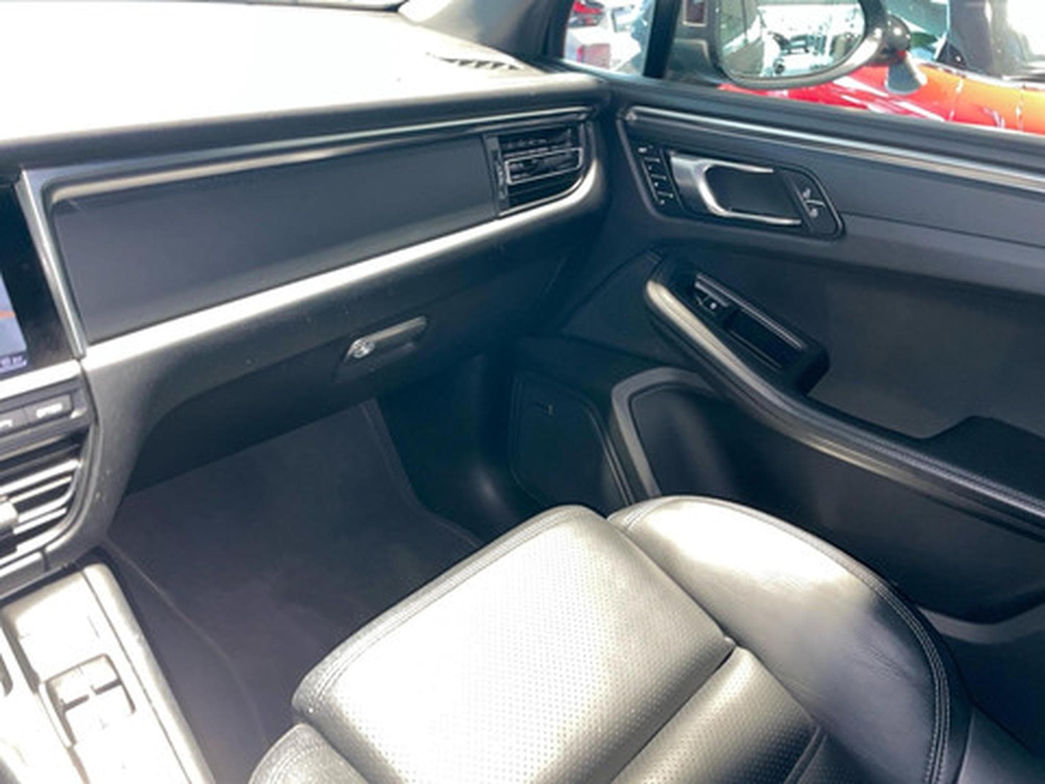 Porsche Macan 2.0 Macan (2020) - Photo 9