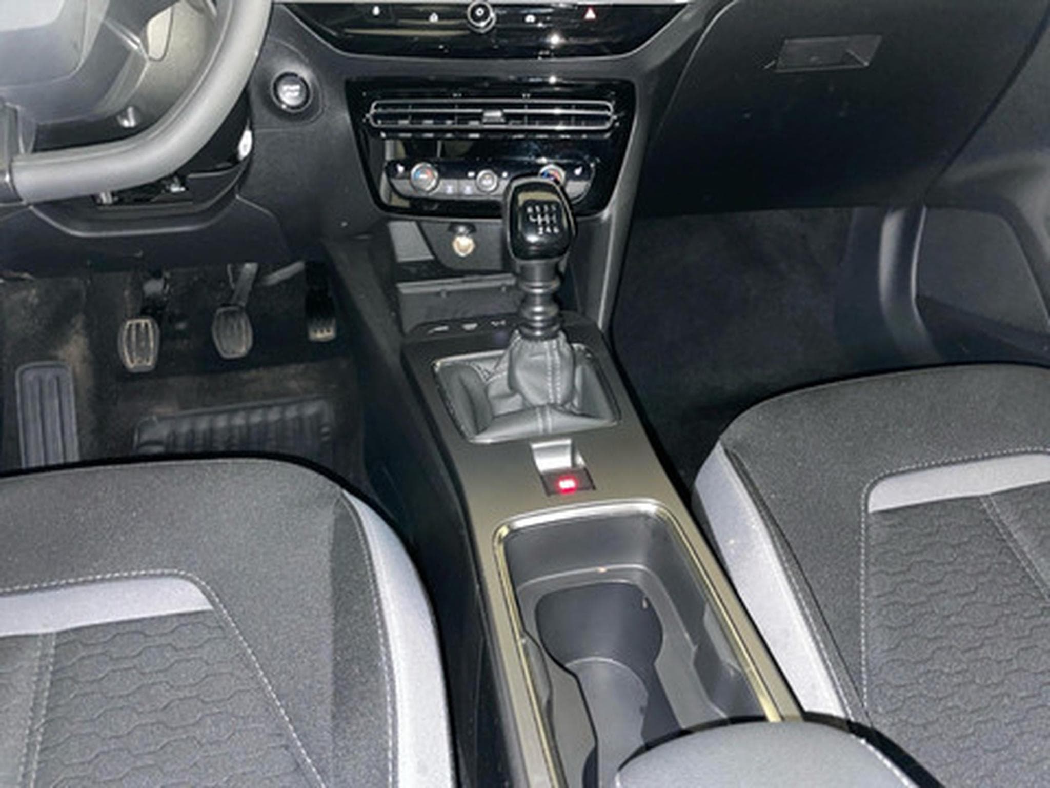 Opel Mokka 1.2 Turbo 100kW S/S Elegance (2026) - Photo 10