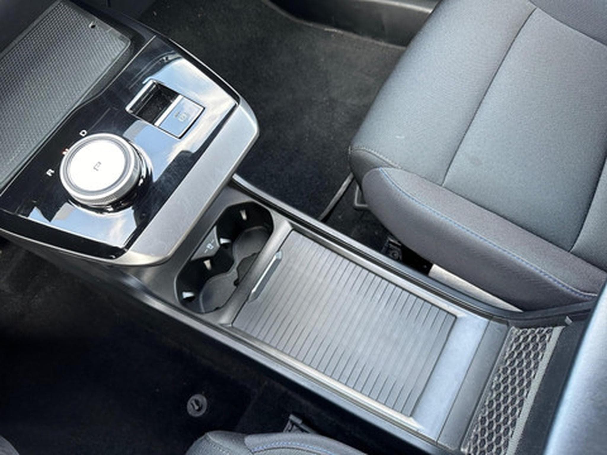 MG MG4 ELECTRIQUE (2026) - Photo 9