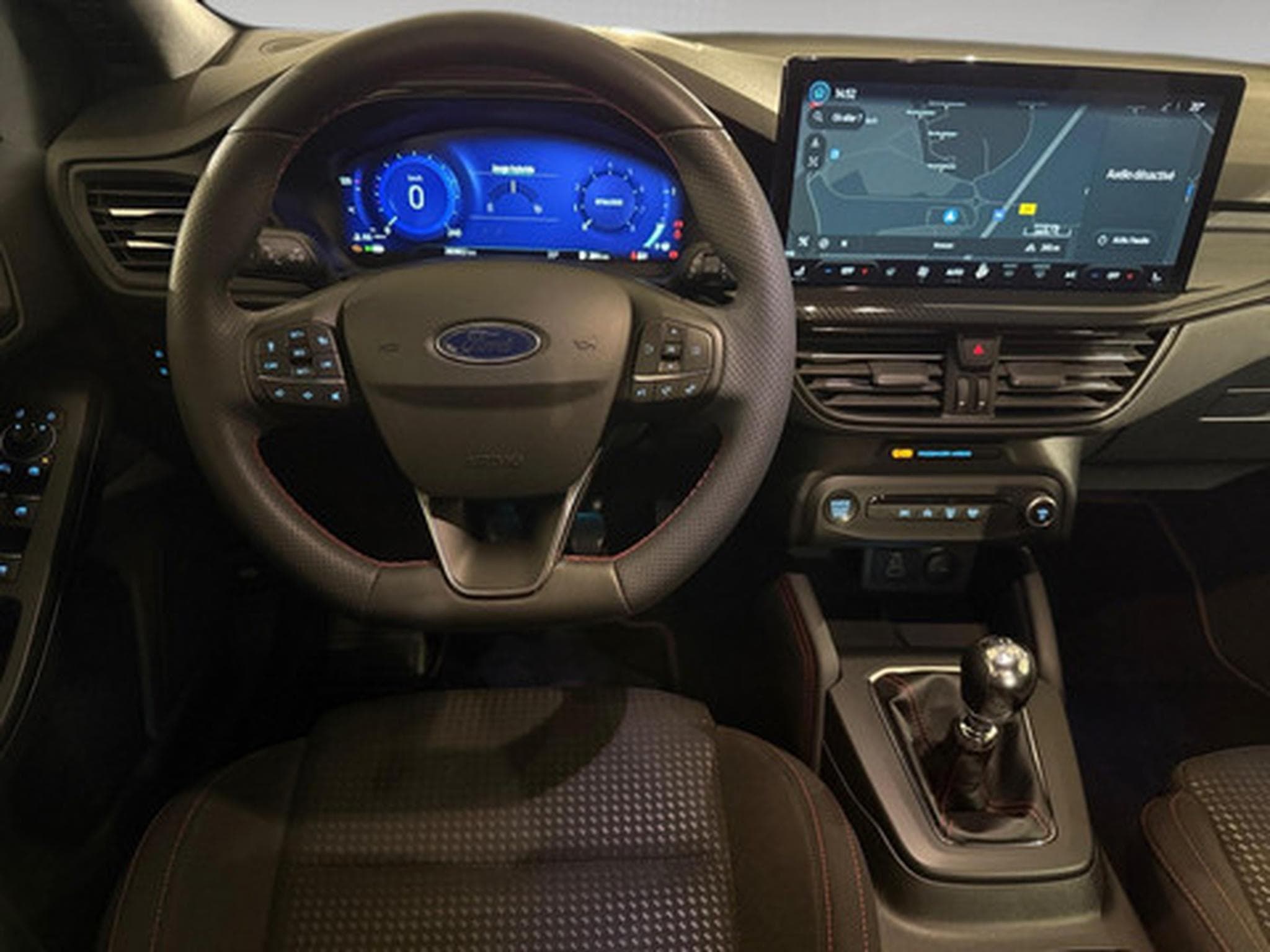 Ford Focus Clipper 1.0i EcoBoost MHEV 92kW ST-Line X (2026) - Photo 6