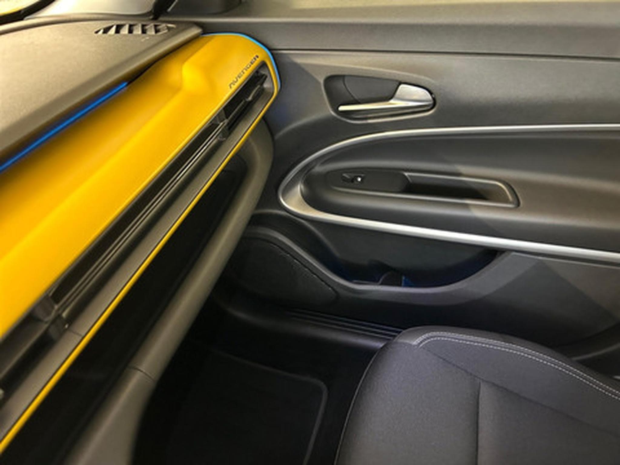 Jeep Avenger SUMMIT (2026) - Photo 20