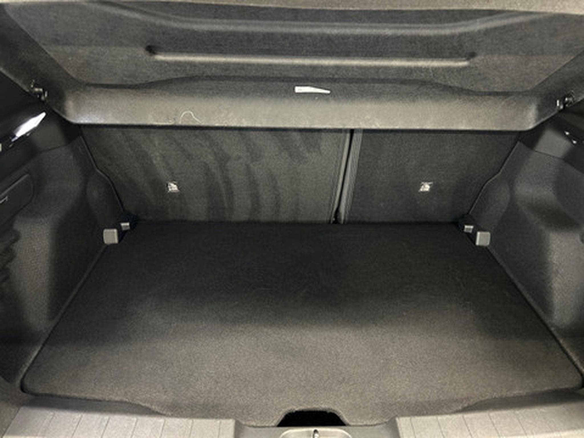 Jeep Avenger SUMMIT (2026) - Photo 21