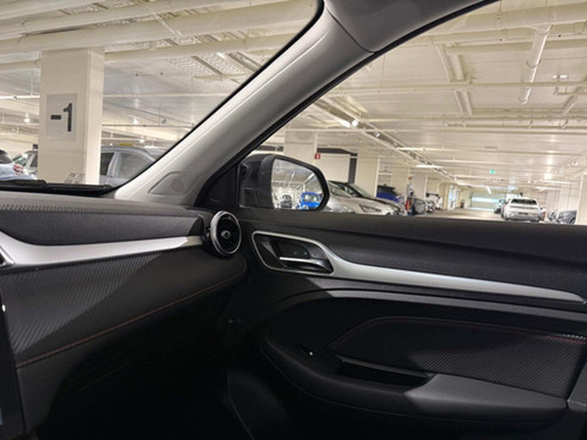 MG ZS 1.0 T-GDi AT LUXURY (2026) - Foto 9