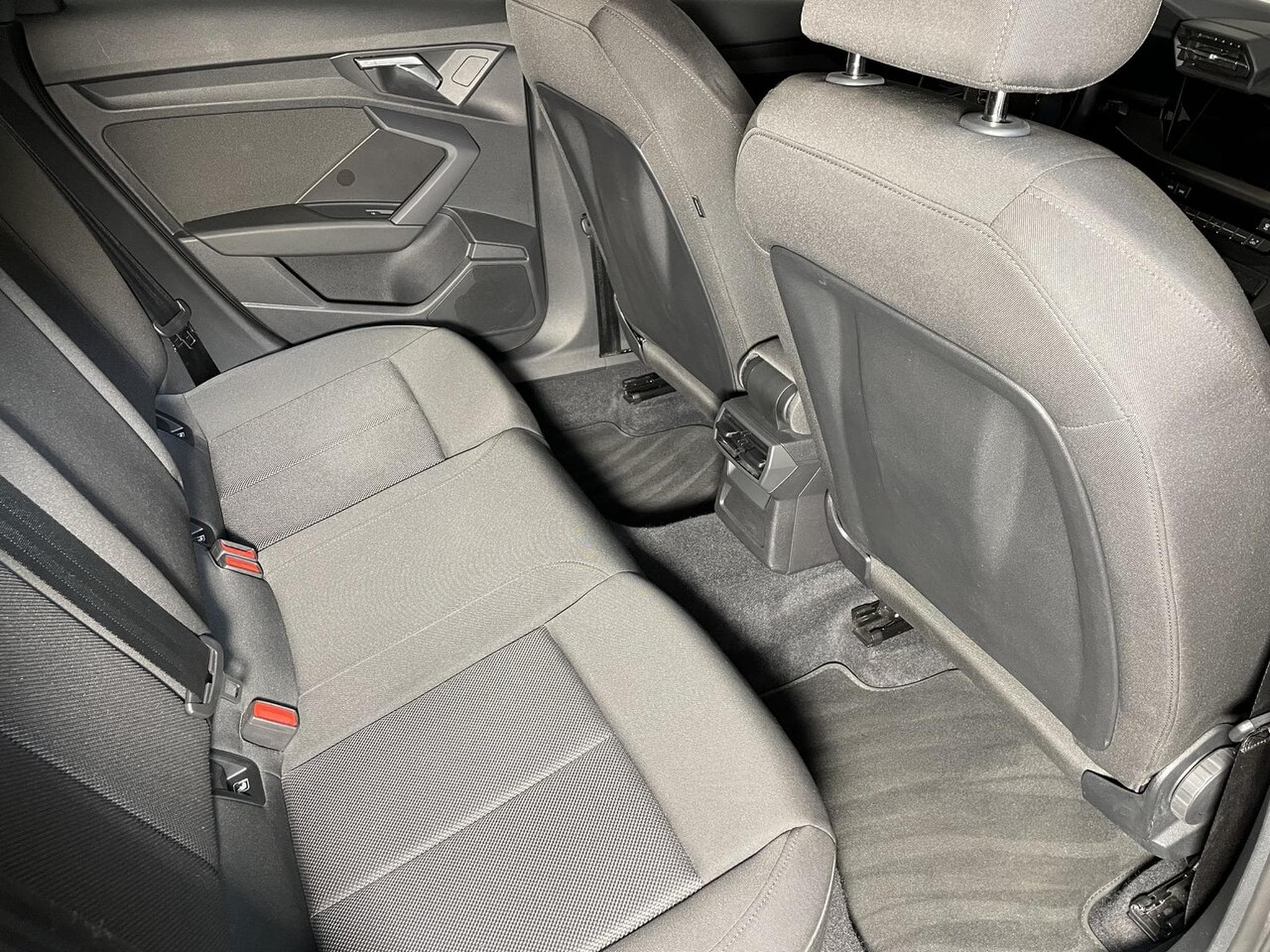 Audi A3 SPORTBACK 30 TFSI 110 S-TRONIC 7 BUSINESS VIRTUAL COCKPIT (2022) - Photo 14