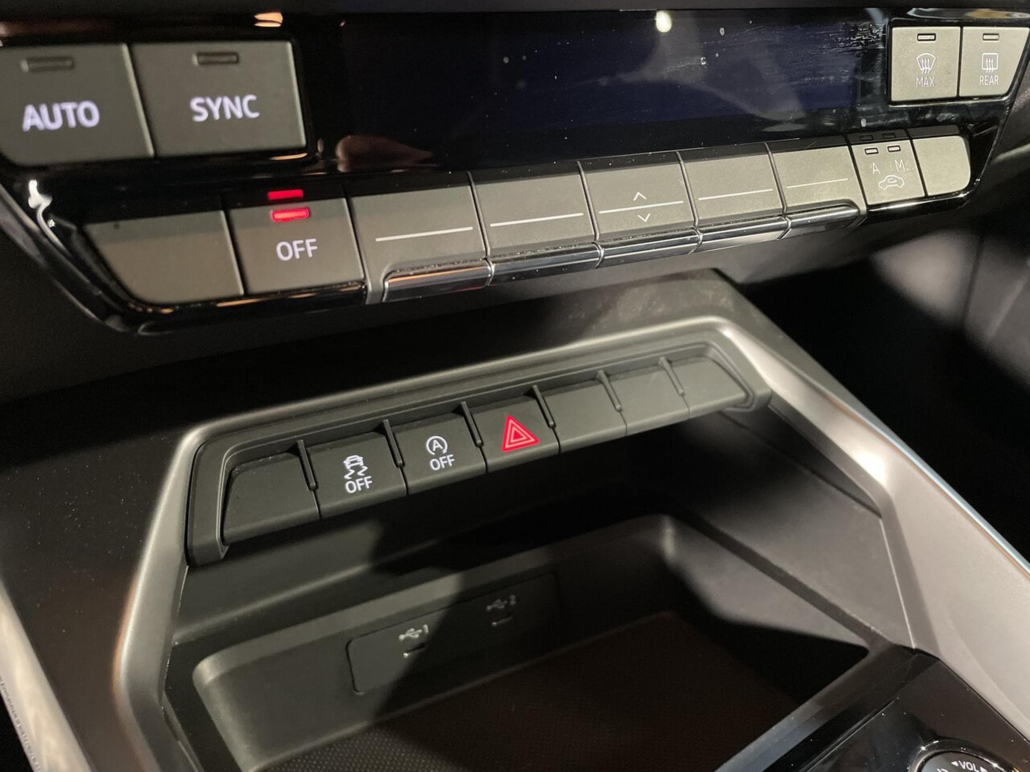 Audi A3 SPORTBACK 30 TFSI 110 S-TRONIC 7 BUSINESS VIRTUAL COCKPIT (2022) - Photo 6