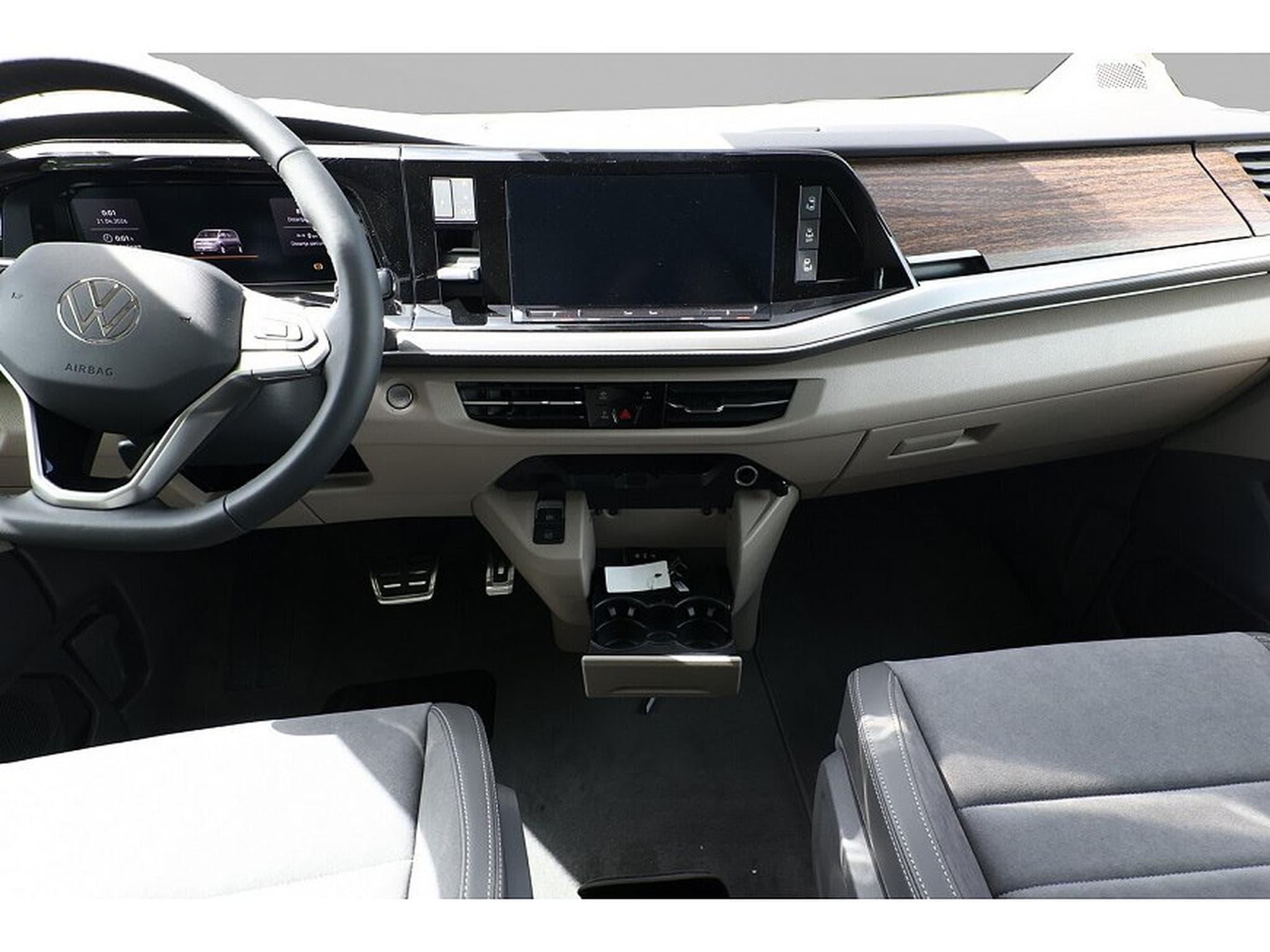 VW Multivan (2026) - Photo 7