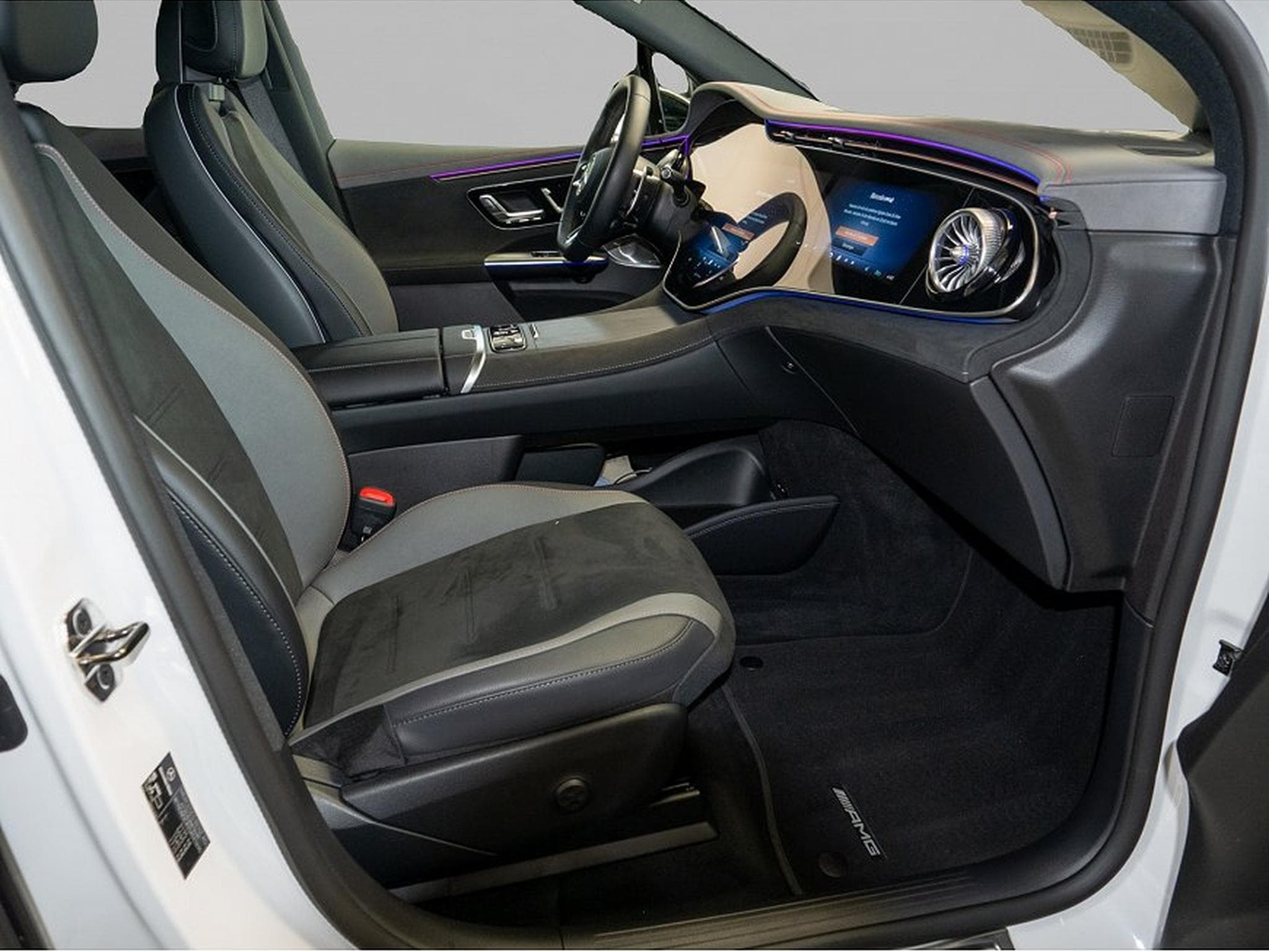 Mercedes EQ (2025) - Photo 2