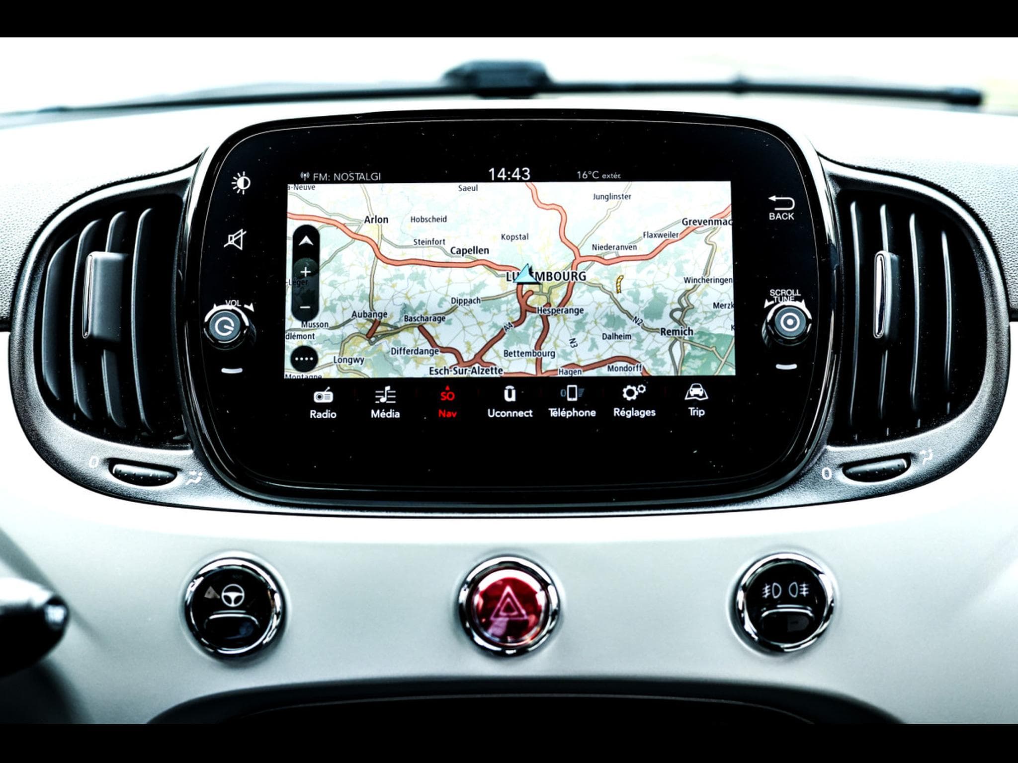 Fiat 500 SERIE 7 1.2 8V STAR 69 CH – EPIC BLUE METALLIC (2020) - Photo 17