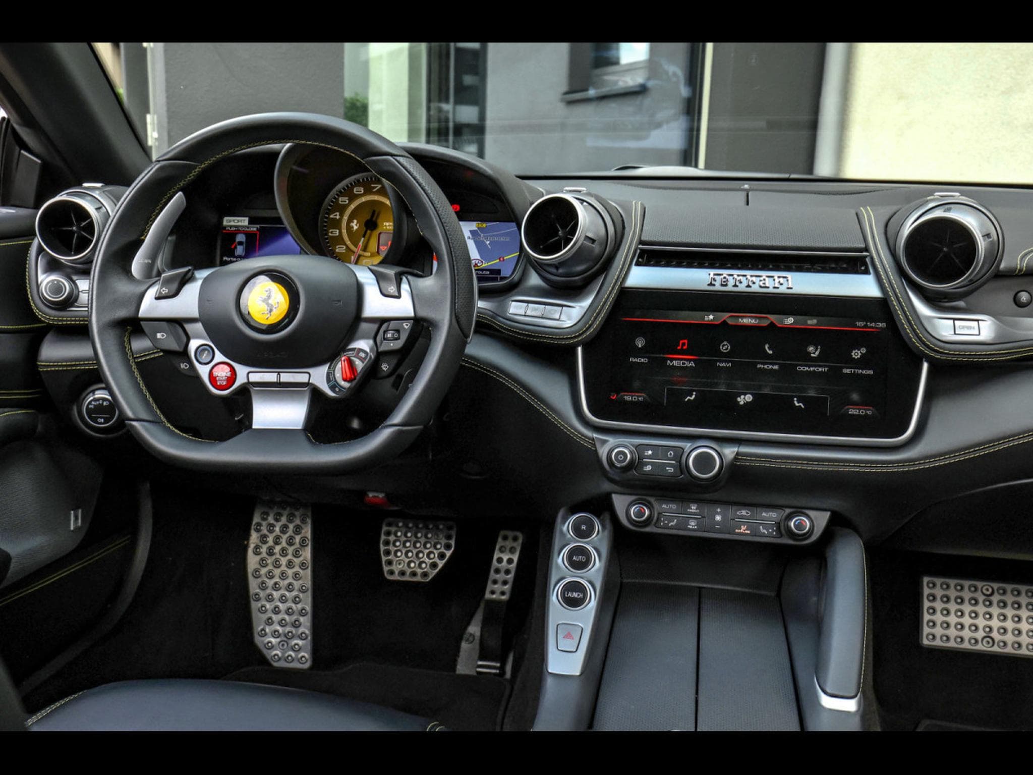 Ferrari GTC4 Lusso 6.3 V12 (690 CH) - NERO DAYTONA - POWER15 APPROVED WARRANTY (2018) - Photo 14