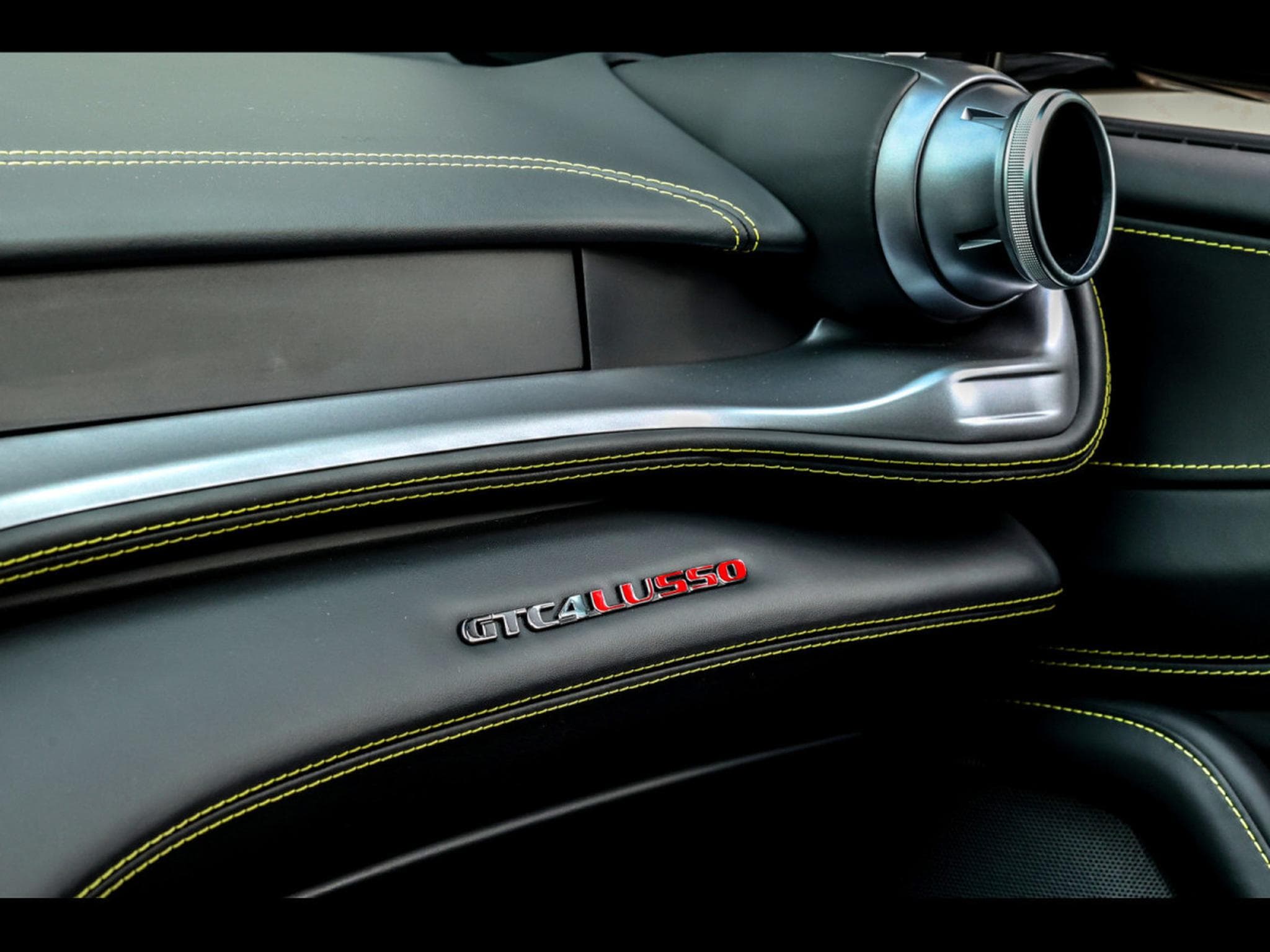 Ferrari GTC4 Lusso 6.3 V12 (690 CH) - NERO DAYTONA - POWER15 APPROVED WARRANTY (2018) - Photo 25