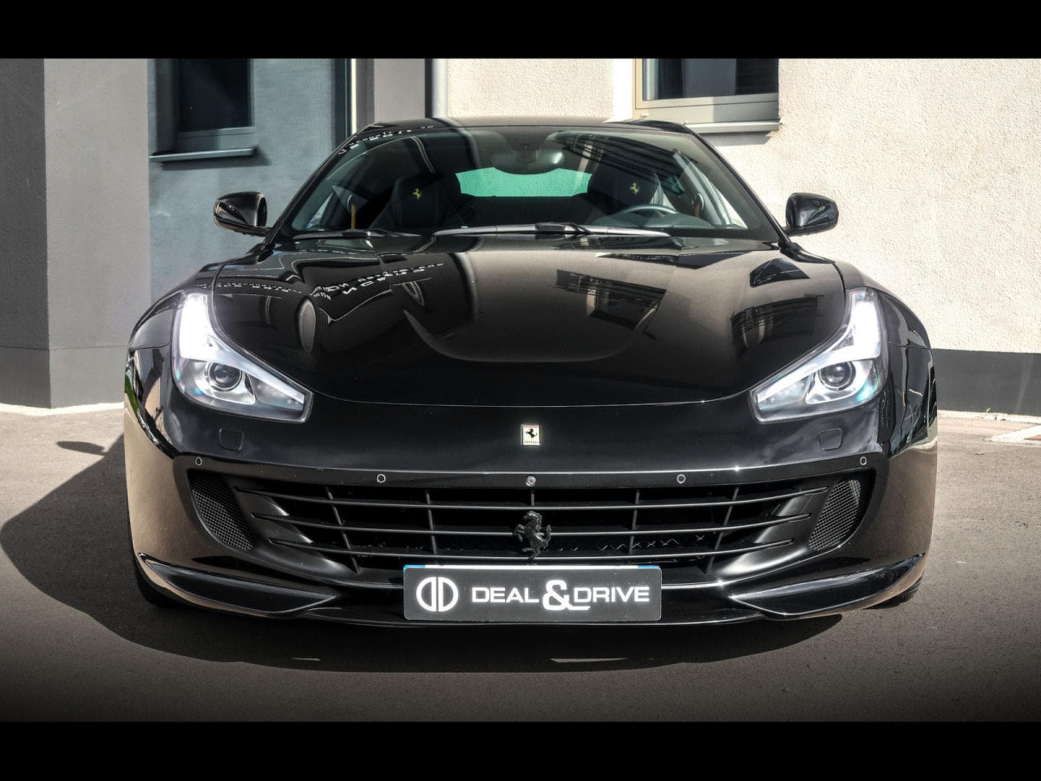 Ferrari GTC4 Lusso 6.3 V12 (690 CH) - NERO DAYTONA - POWER15 APPROVED WARRANTY (2018) - Photo 5