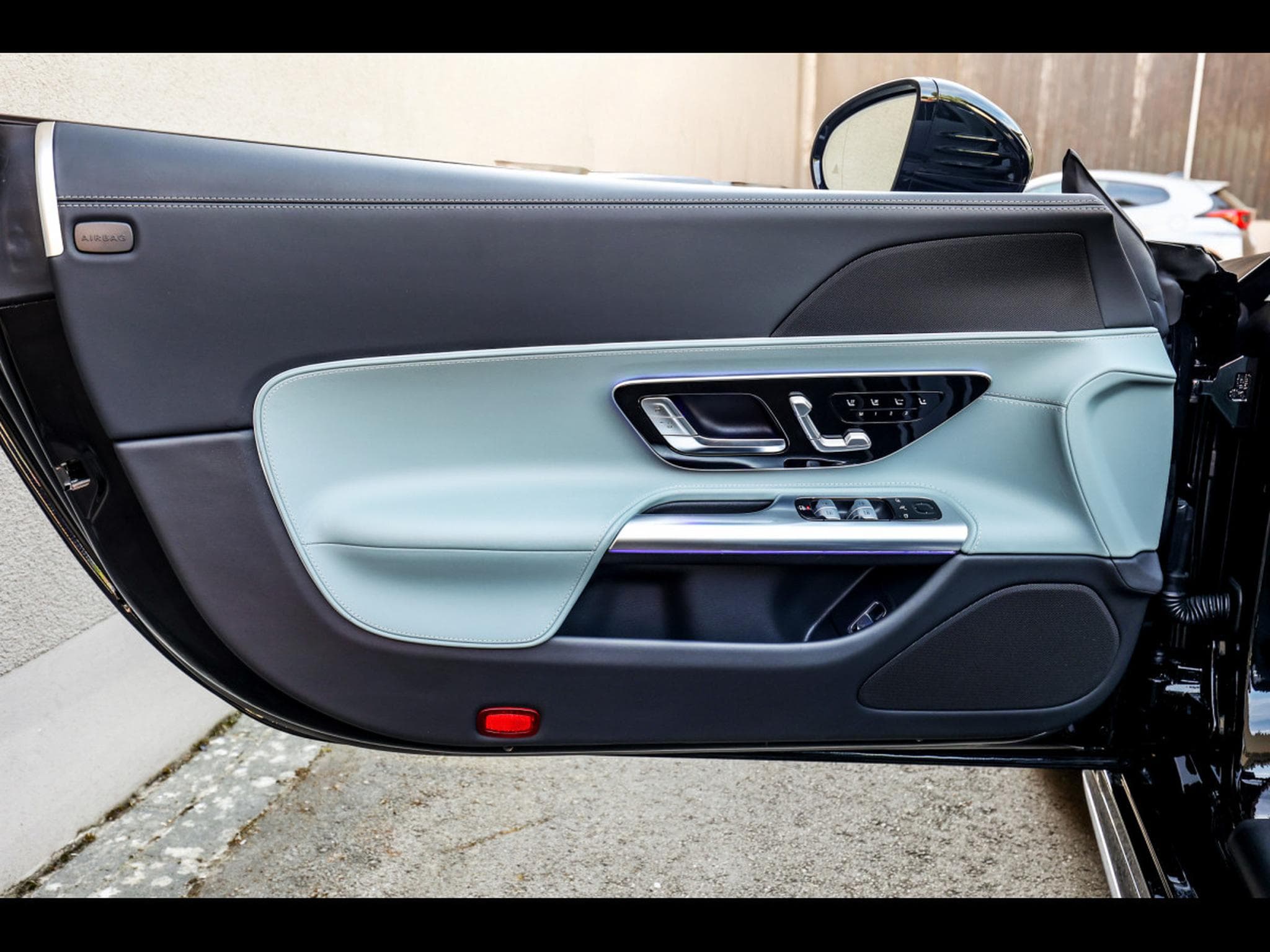 Mercedes SL 63 AMG ROADSTER 4MATIC+ - OBSIDIAN BLACK METALLIC (2023) - Photo 11
