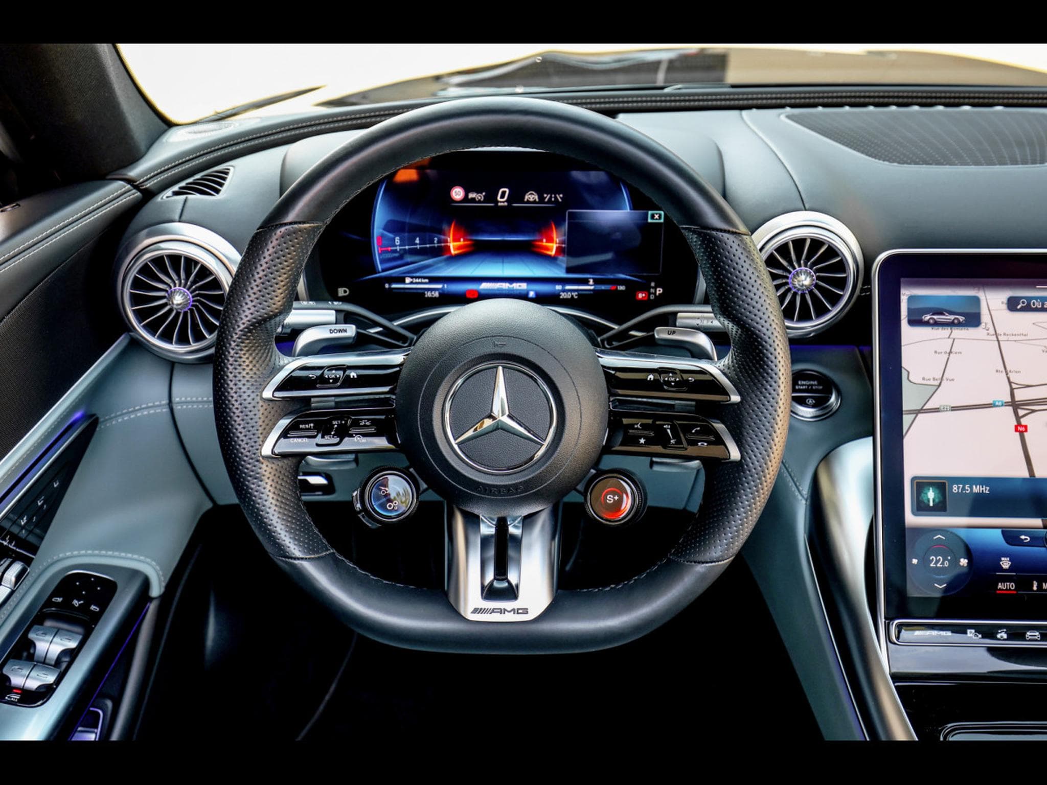 Mercedes SL 63 AMG ROADSTER 4MATIC+ - OBSIDIAN BLACK METALLIC (2023) - Photo 14