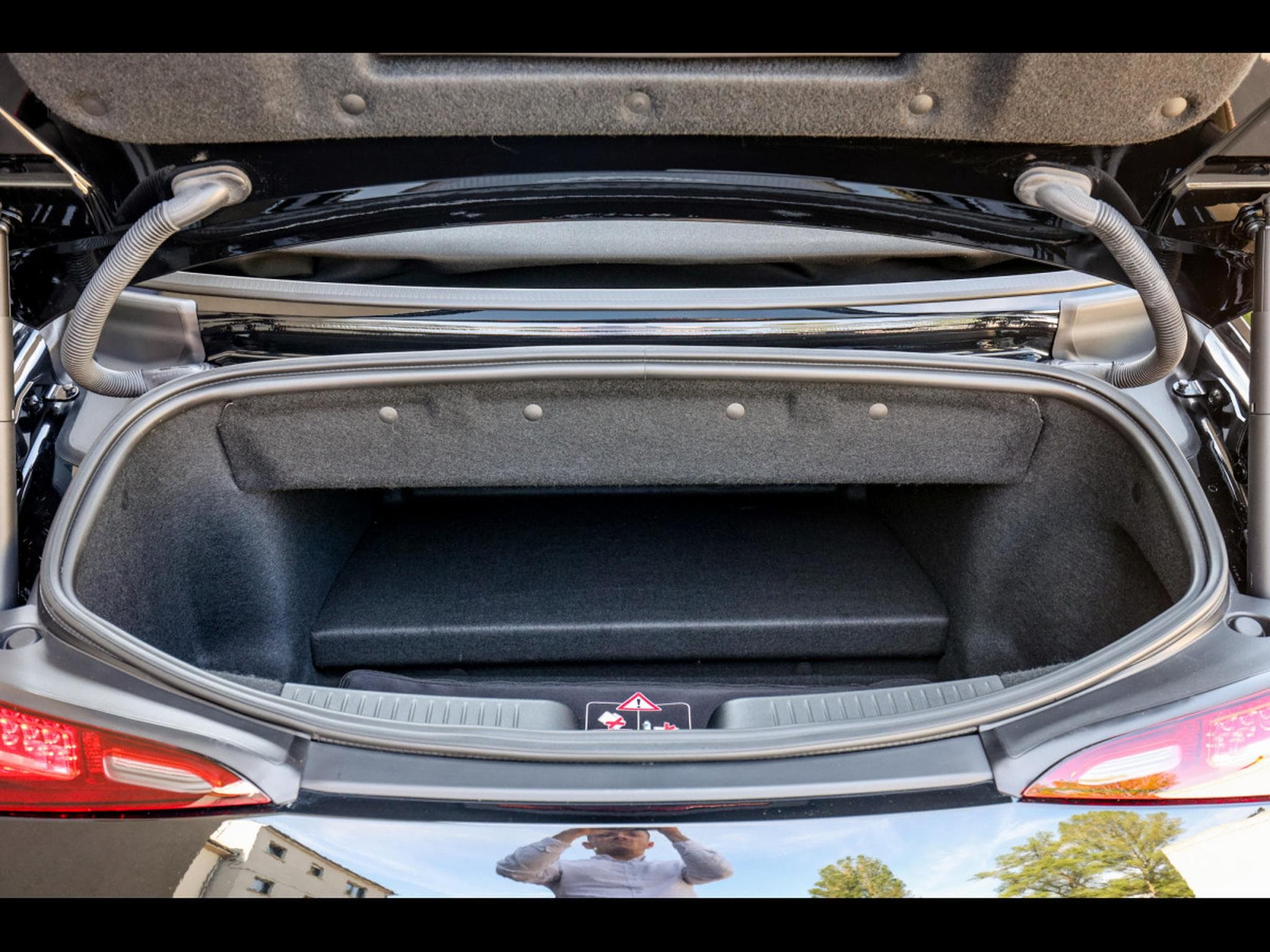 Mercedes SL 63 AMG ROADSTER 4MATIC+ - OBSIDIAN BLACK METALLIC (2023) - Photo 19