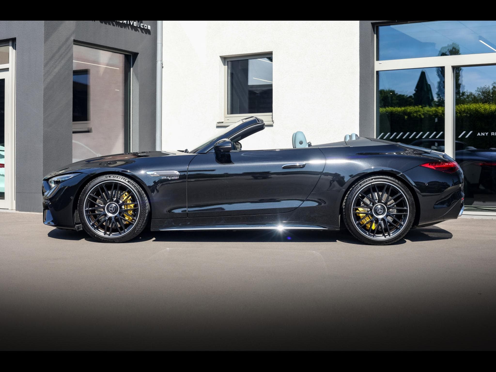 Mercedes SL 63 AMG ROADSTER 4MATIC+ - OBSIDIAN BLACK METALLIC (2023) - Photo 2