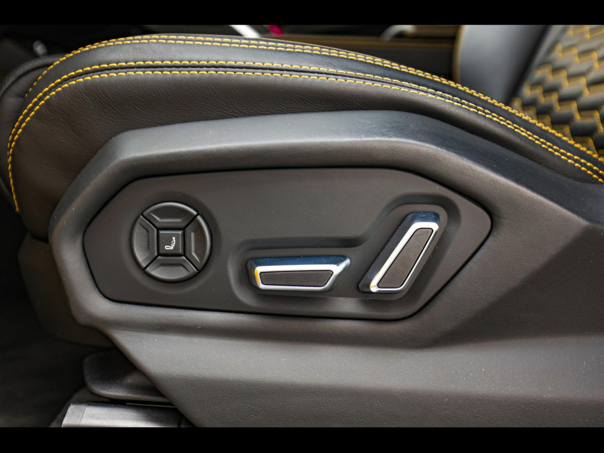 Lamborghini Urus 4.0 V8 (650 CH) - GIALLO AUGE (2019) - Photo 12