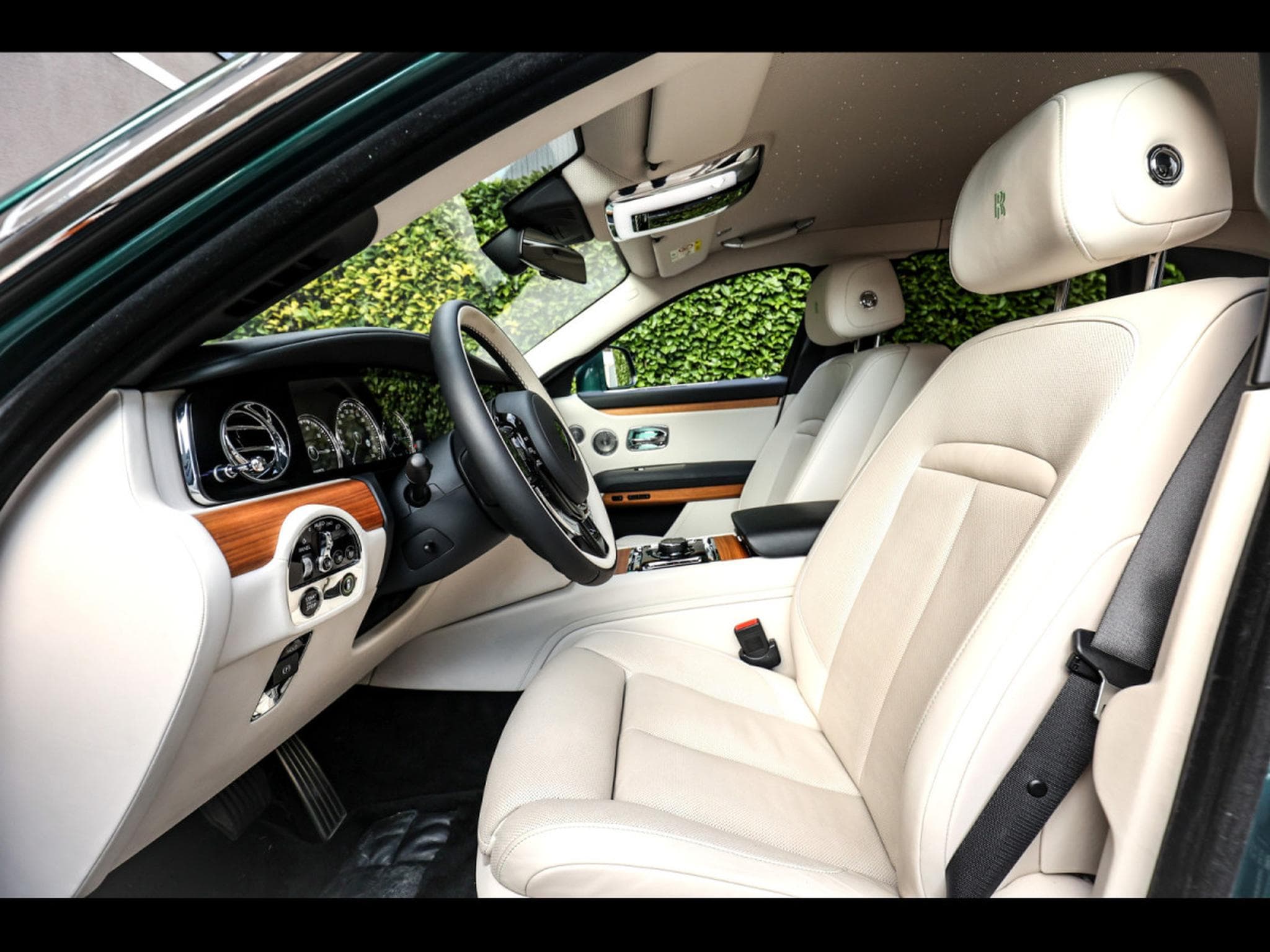 Rolls-Royce Ghost GHOST 6.75 V12 (571 CH) EXTENDED WHEELBASE (EWB) – FULL PPF (2022) - Photo 11