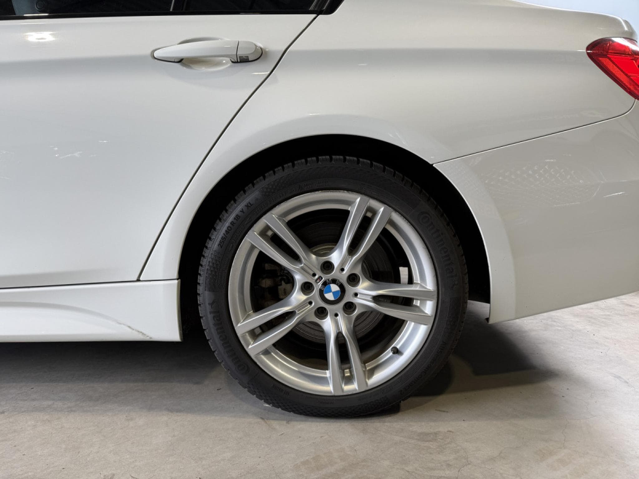 BMW 335 335 i/Active Hybrid /Sport-Paket M/Camera/Bi Xénon/Cuir/ (2015) - Photo 21