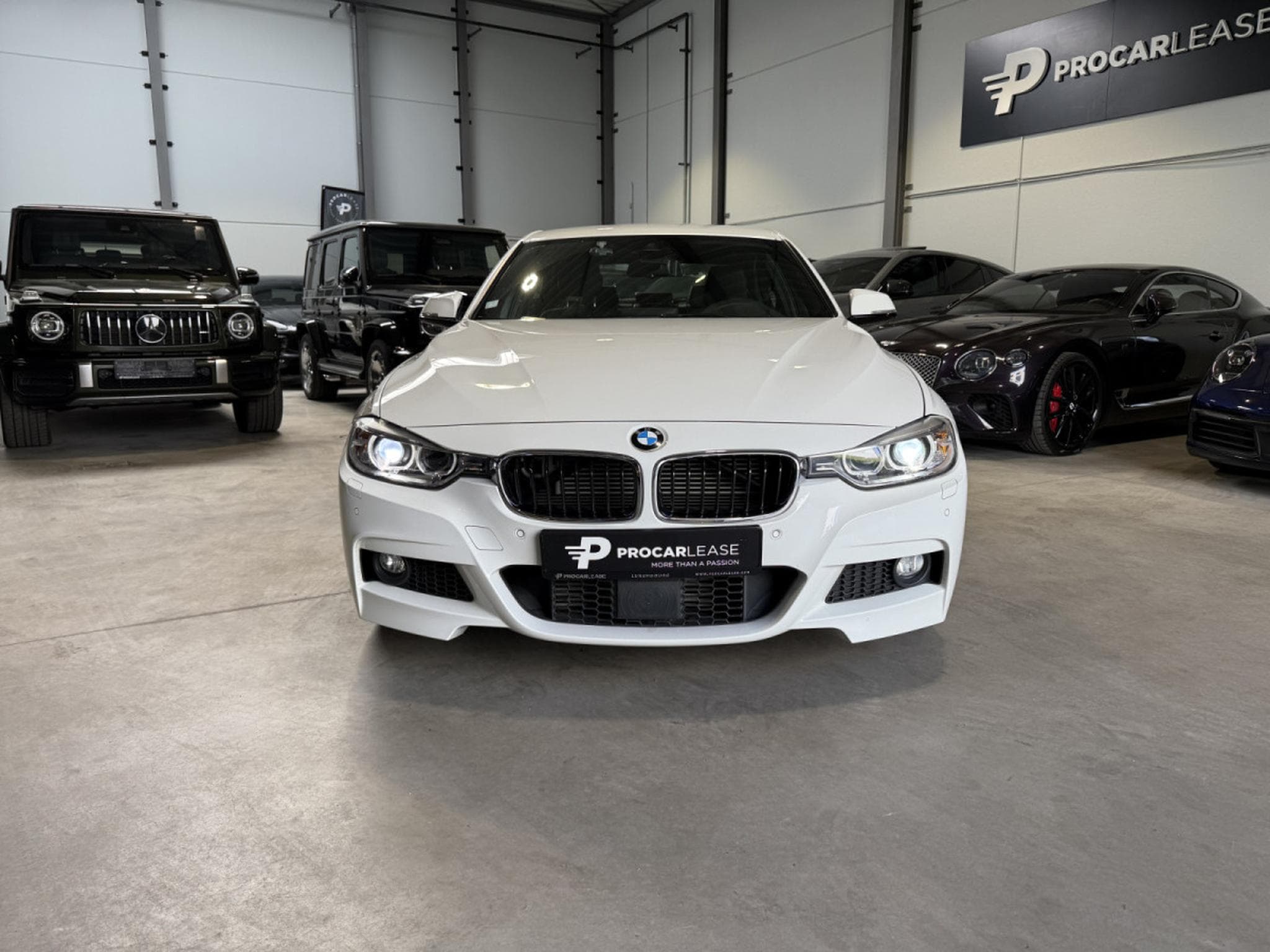 BMW 335 335 i/Active Hybrid /Sport-Paket M/Camera/Bi Xénon/Cuir/ (2015) - Photo 3
