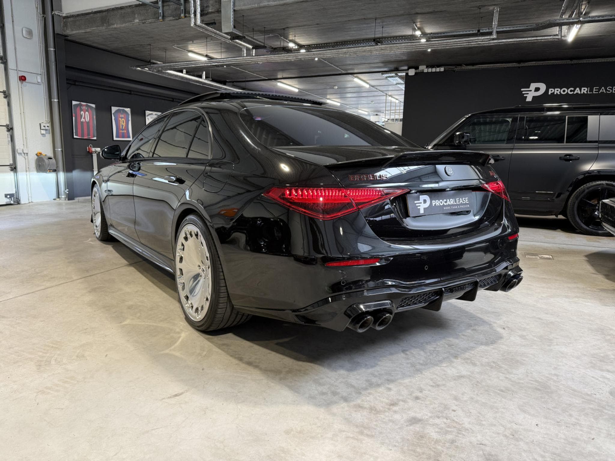 Mercedes S 580 S580e L 4MATIC BRABUS BODYKIT (2023) - Photo 16