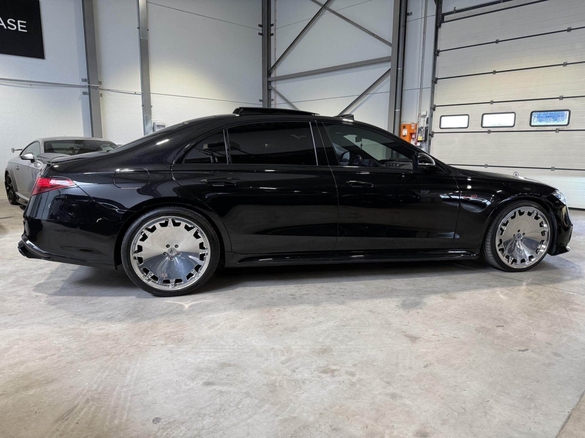 Mercedes S 580 S580e L 4MATIC BRABUS BODYKIT (2023) - Photo 18