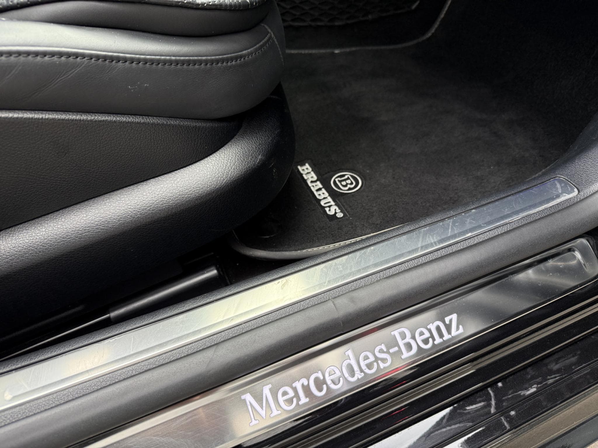 Mercedes S 580 S580e L 4MATIC BRABUS BODYKIT (2023) - Photo 23