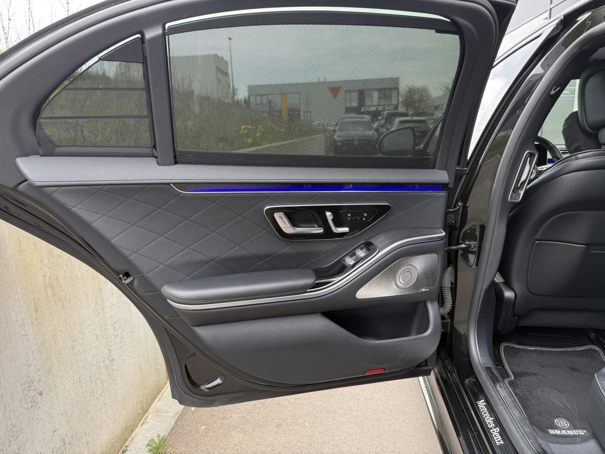 Mercedes S 580 S580e L 4MATIC BRABUS BODYKIT (2023) - Photo 24