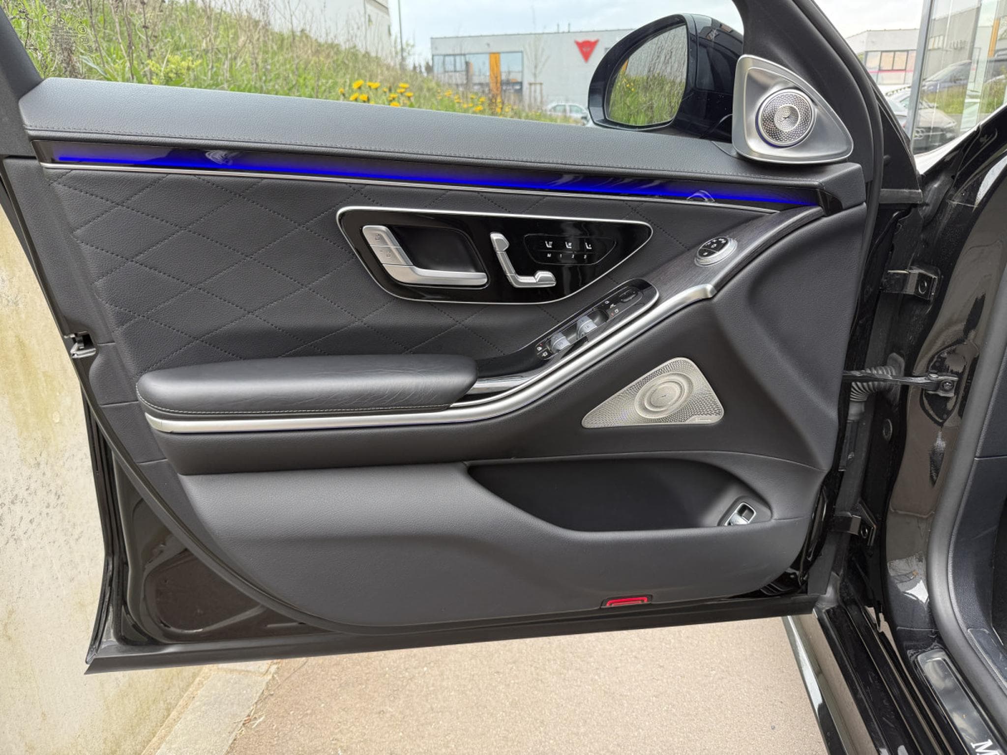 Mercedes S 580 S580e L 4MATIC BRABUS BODYKIT (2023) - Photo 25