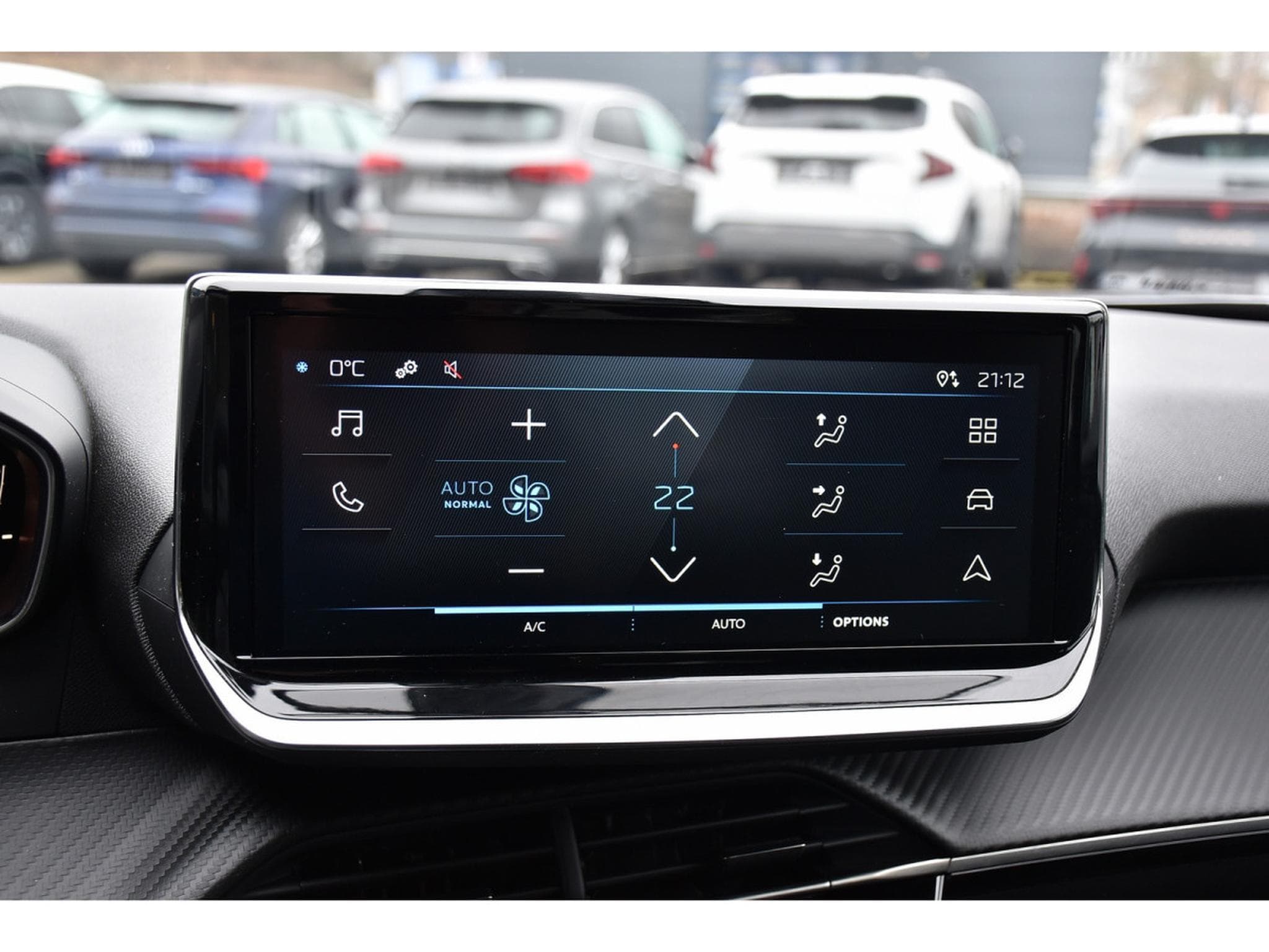 Peugeot 2008 1.2 PureTech Style REGUL SMARTPHONE LANE PDC 1° MAIN (2025) - Photo 14