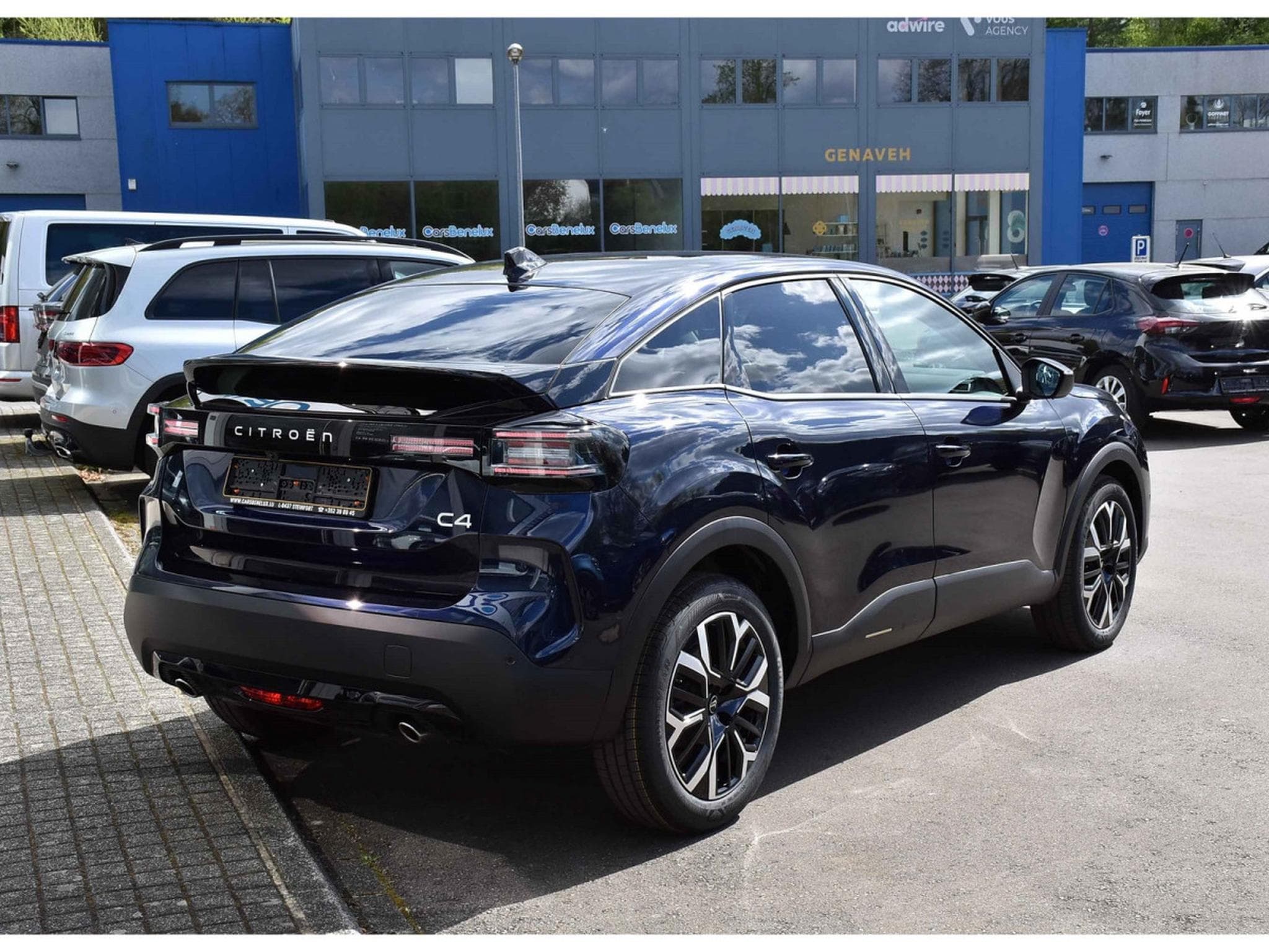 Citroën C4 1.2 PureTech 130 EAT8 MAX ACC HUD LANE SIDE CAM360 NEUVE (2025) - Photo 4