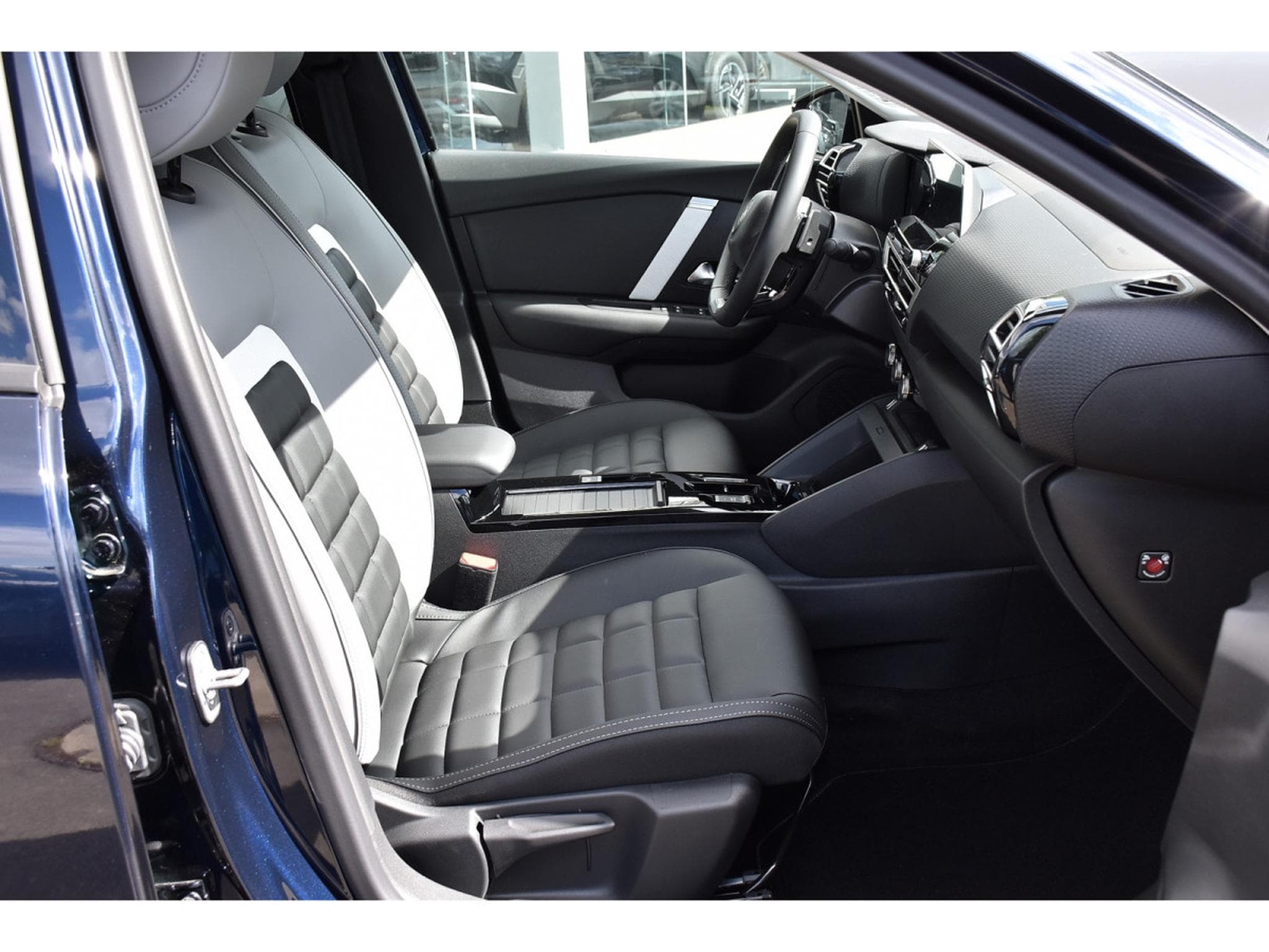 Citroën C4 1.2 PureTech 130 EAT8 MAX ACC HUD LANE SIDE CAM360 NEUVE (2025) - Photo 7