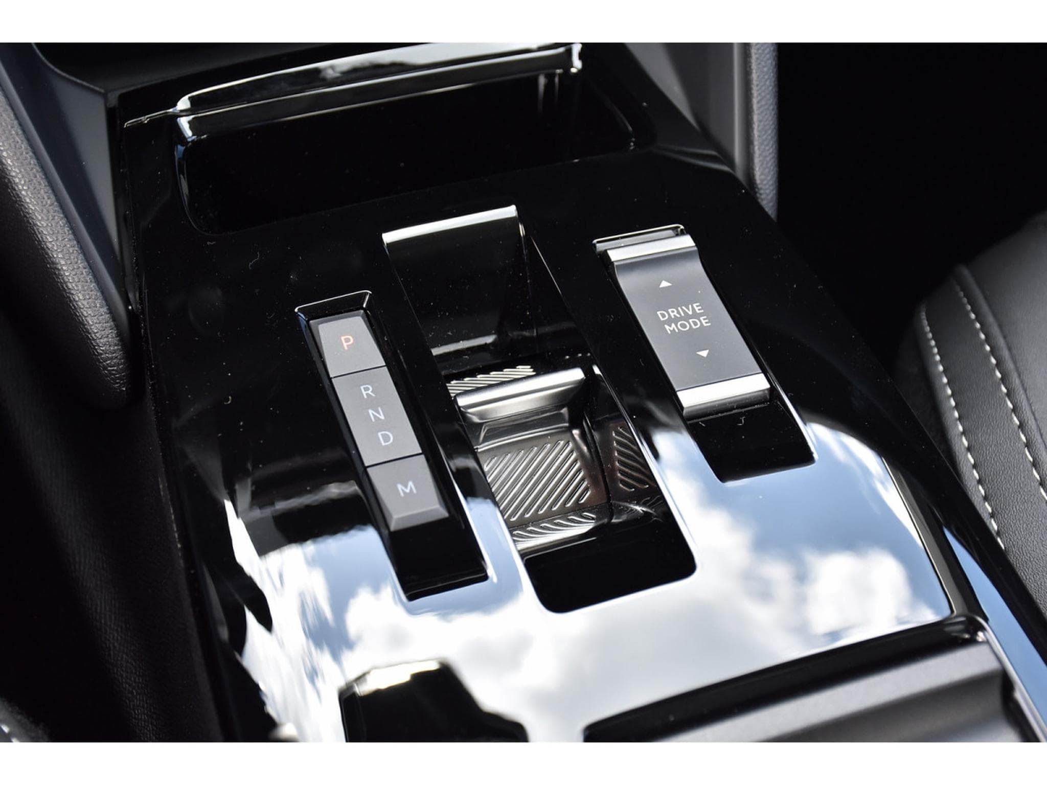 Citroën C4 1.2 PureTech 130 EAT8 MAX ACC HUD LANE SIDE CAM360 NEUVE (2025) - Photo 19