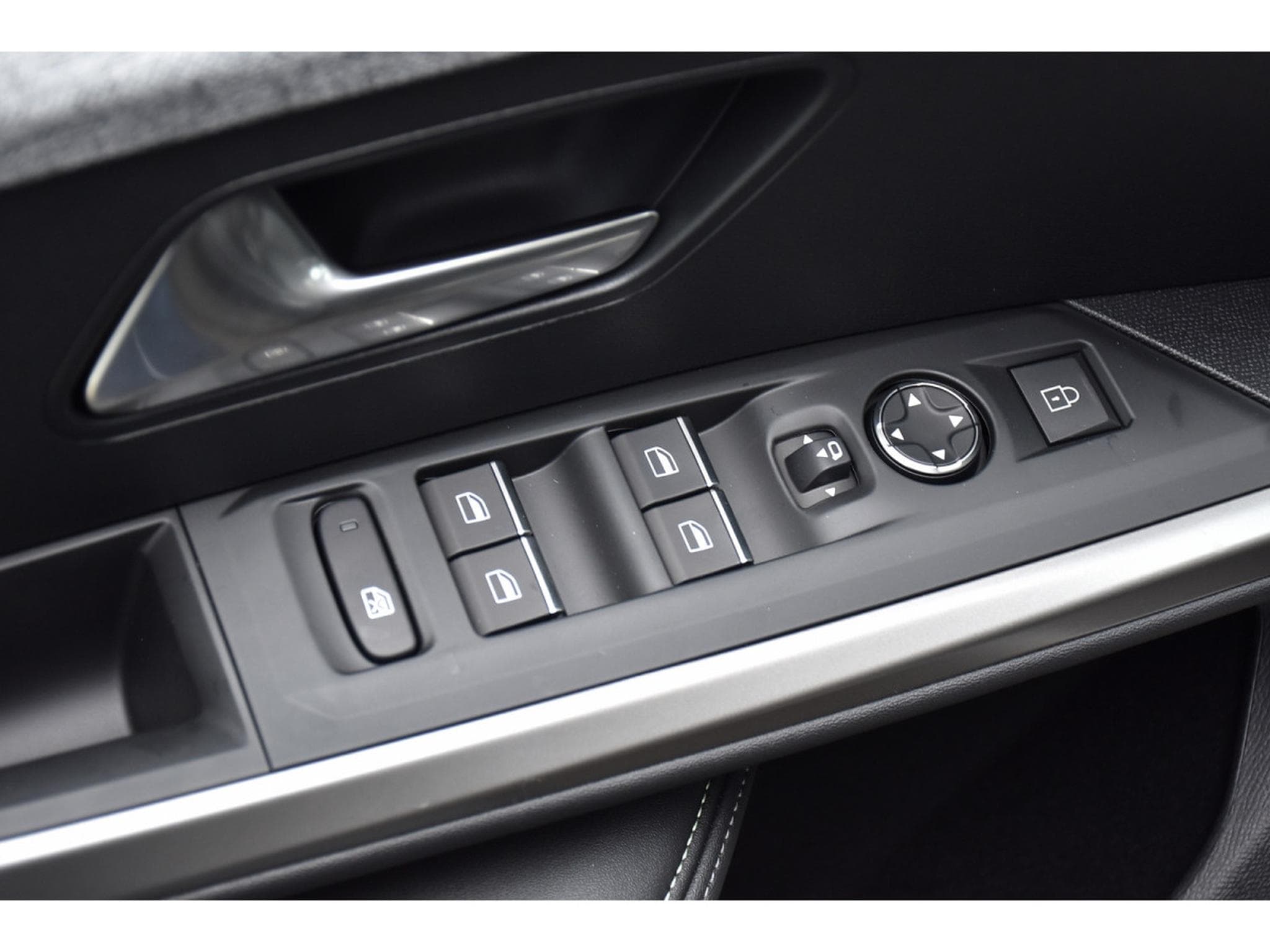 Peugeot 5008 GT Hybrid 145 e-DSC6 7 Pl. ACC CAM NEUF (2026) - Photo 22