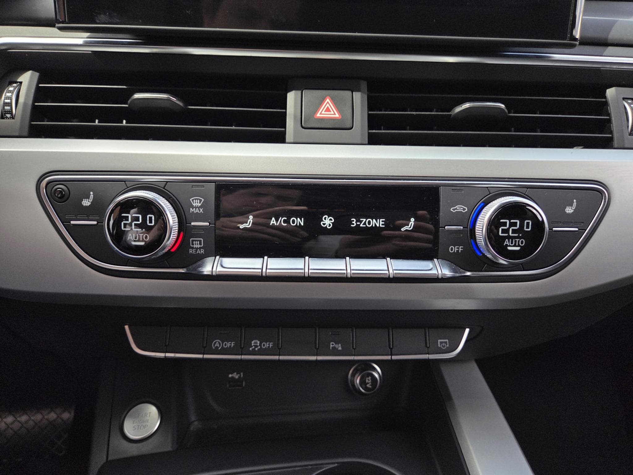 Audi A4 TDI AVANT S-TRONIC 163CV (2020) - Photo 13