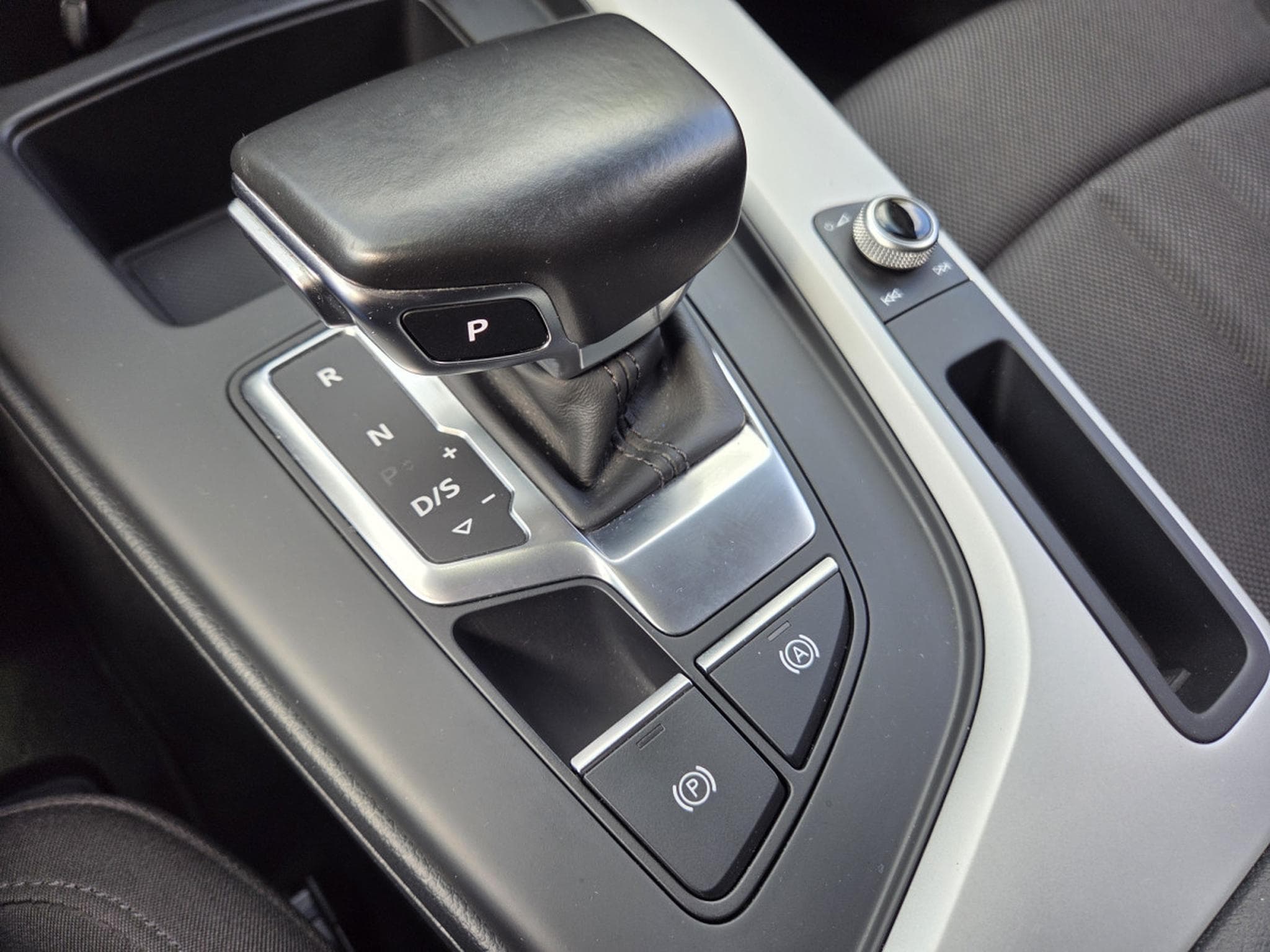 Audi A4 TDI AVANT S-TRONIC 163CV (2020) - Photo 14