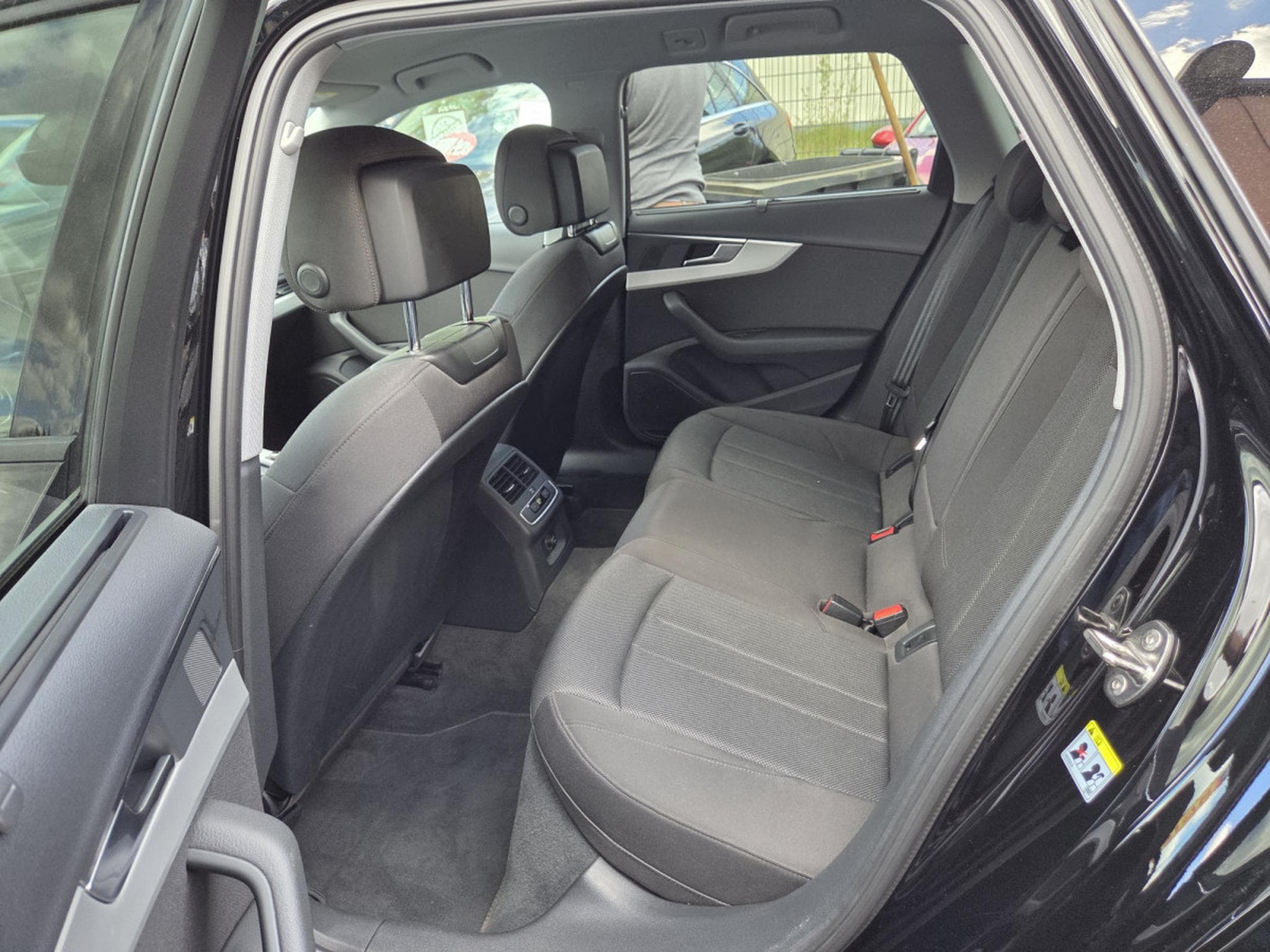 Audi A4 TDI AVANT S-TRONIC 163CV (2020) - Photo 17