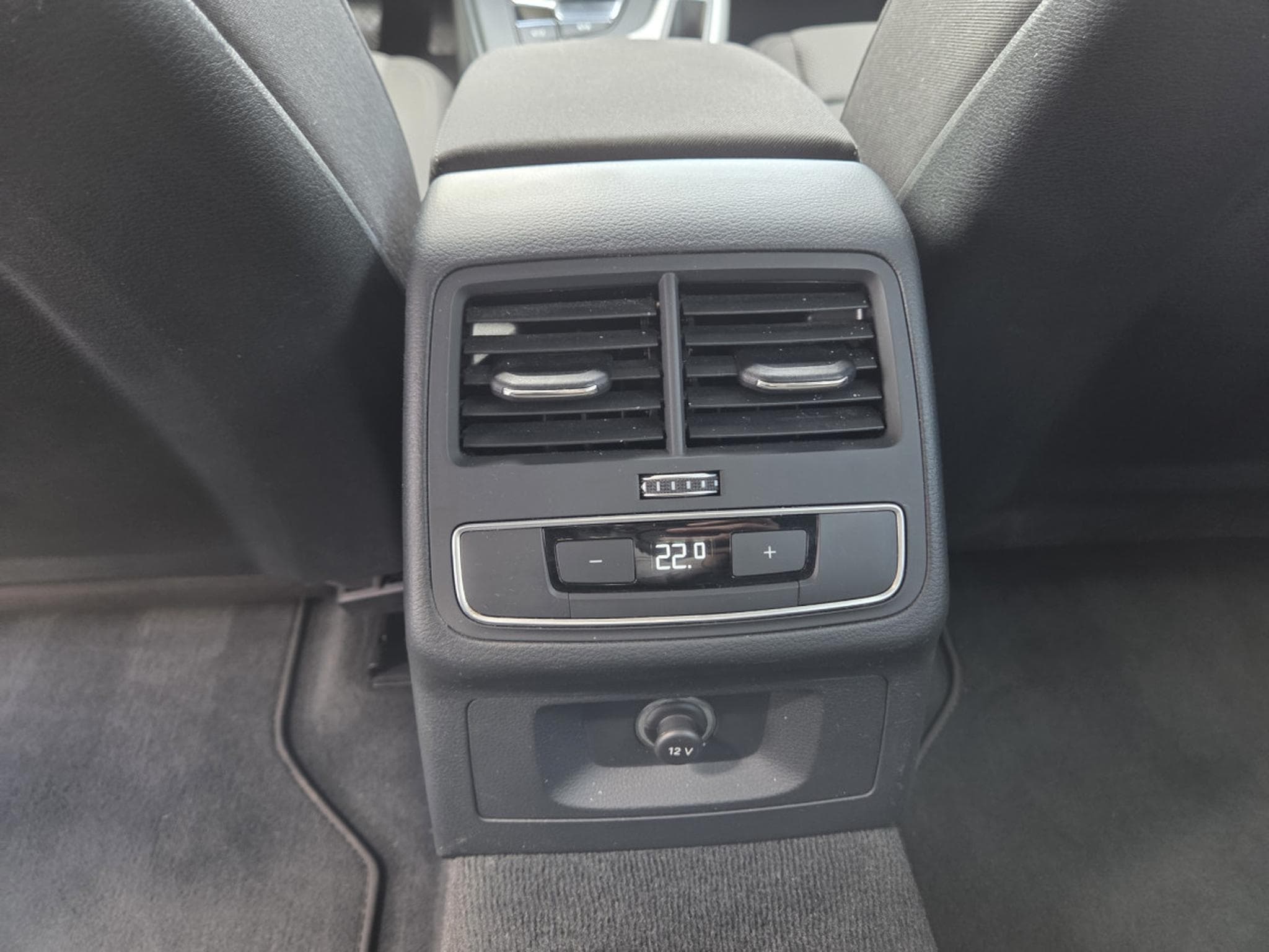 Audi A4 TDI AVANT S-TRONIC 163CV (2020) - Photo 19