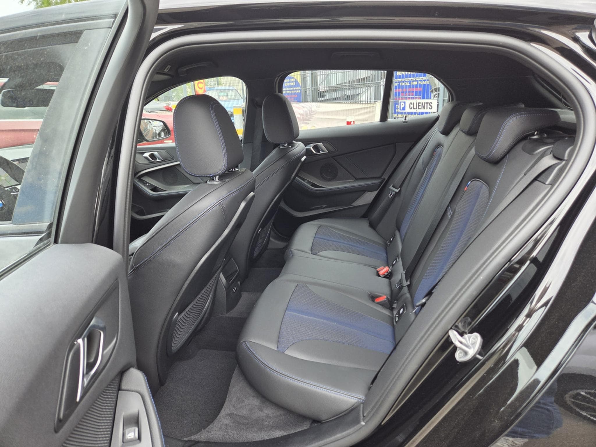 BMW 118 i M SPORT 136CV BVA 7VITESSES (2024) - Photo 18