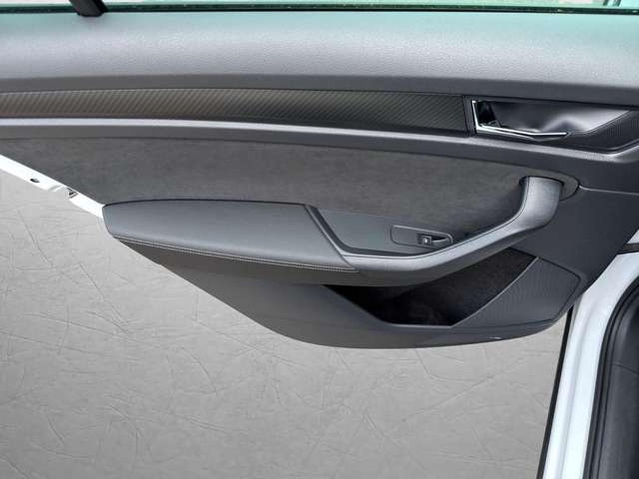 Skoda Kodiaq Sportline 4x4/Matrix/360°/ACC/AHK (2024) - Photo 12