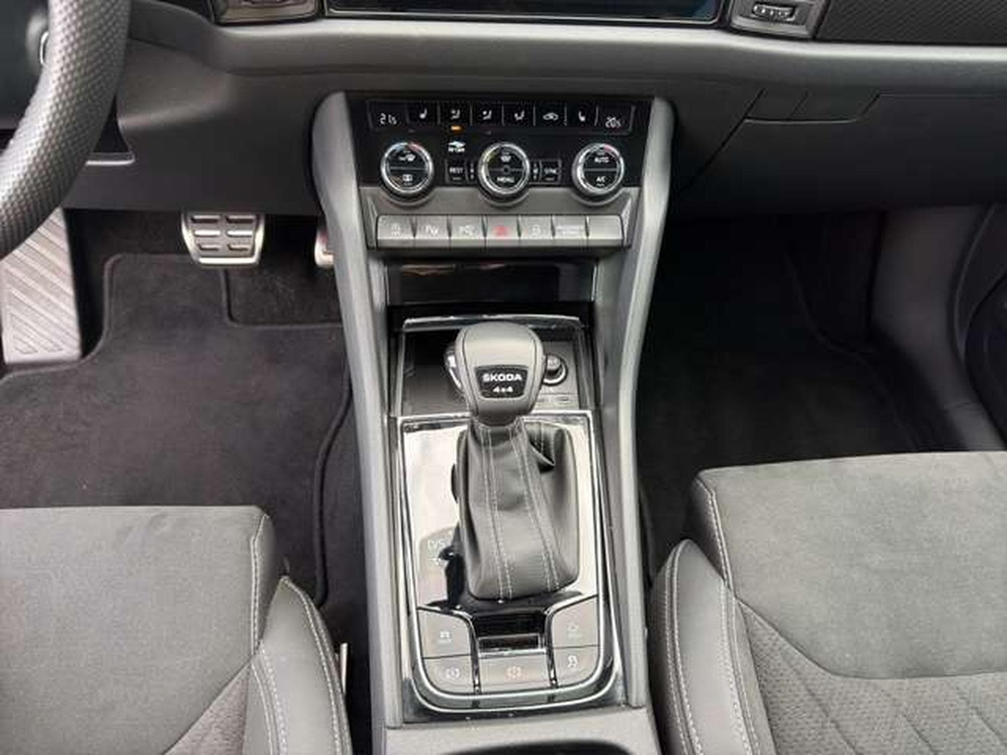 Skoda Kodiaq Sportline 4x4/Matrix/360°/ACC/AHK (2024) - Photo 15